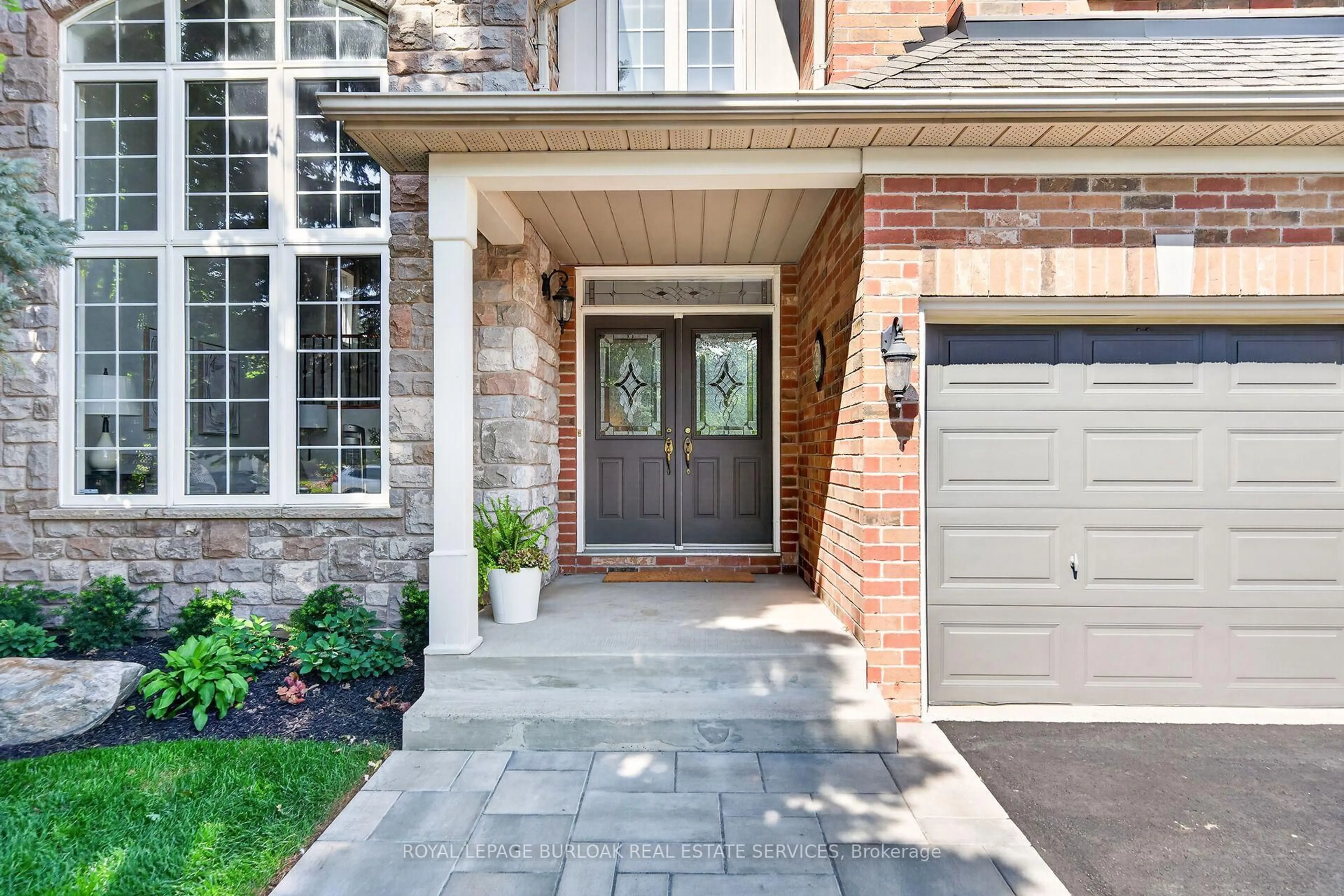 Home with brick exterior material, street for 2203 Turnberry Rd, Burlington Ontario L7M 4P9