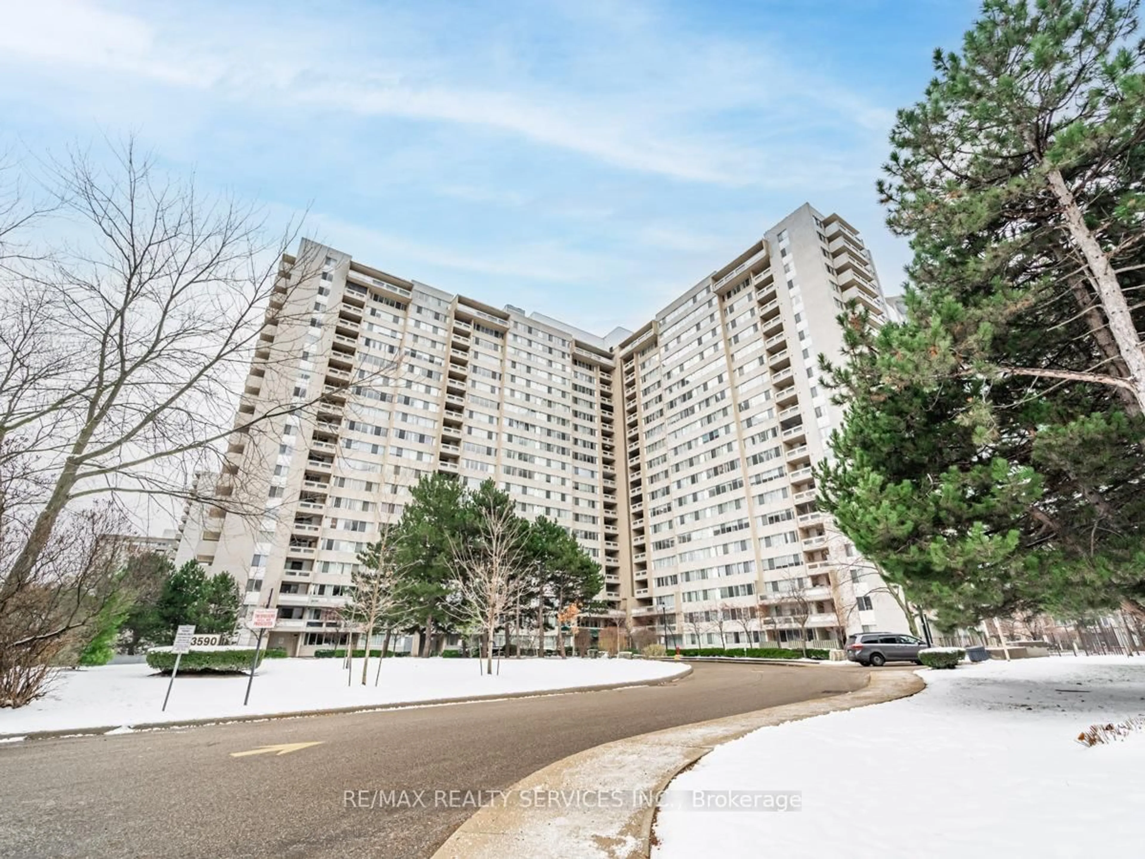 Unknown for 3590 Kaneff Cres #1108, Mississauga Ontario L5A 3X3