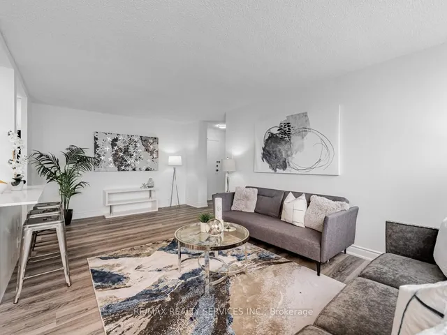 3590 Kaneff Cres #1108, Mississauga 4