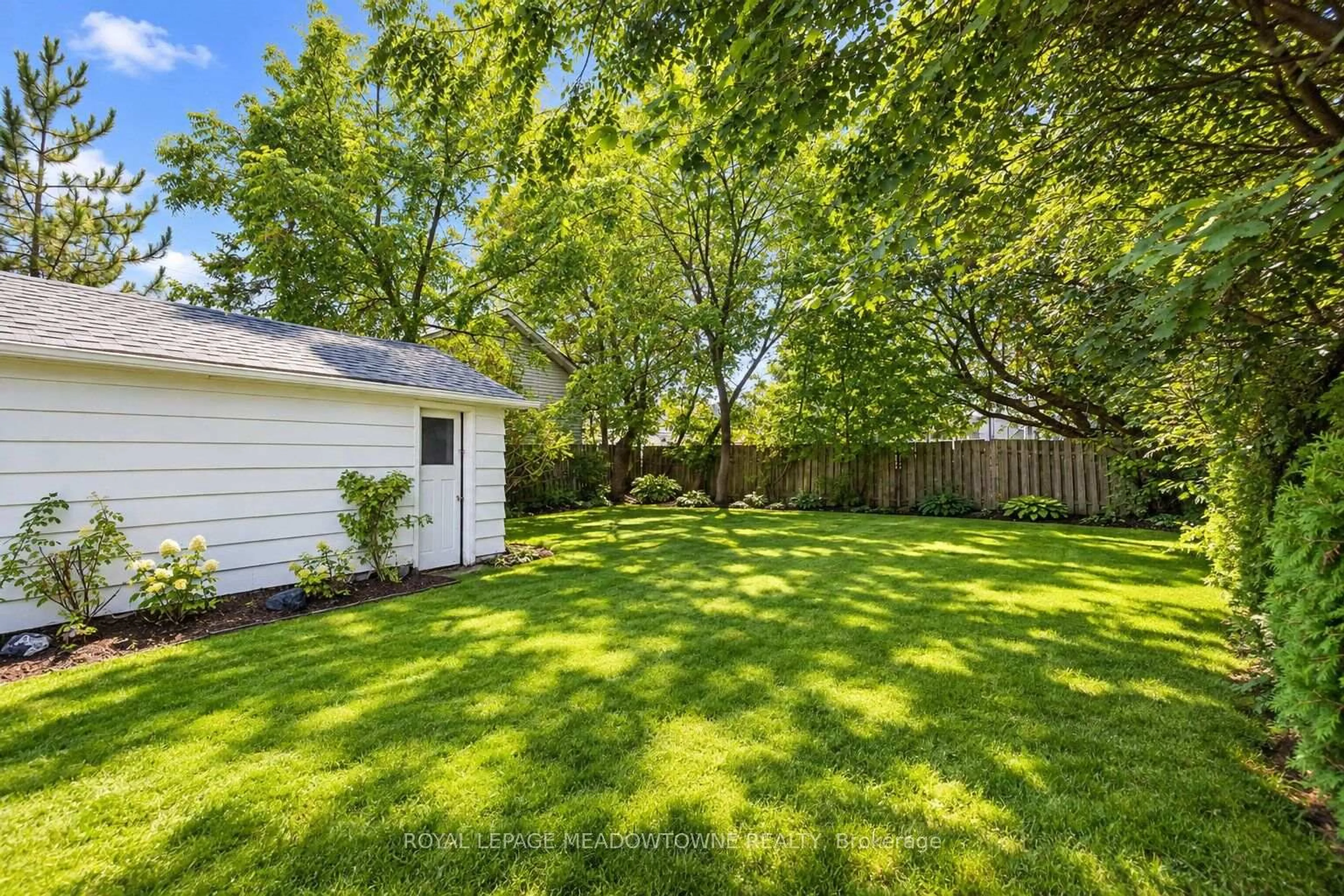 Patio, street for 436 Broadway Ave, Milton Ontario L9T 1T9