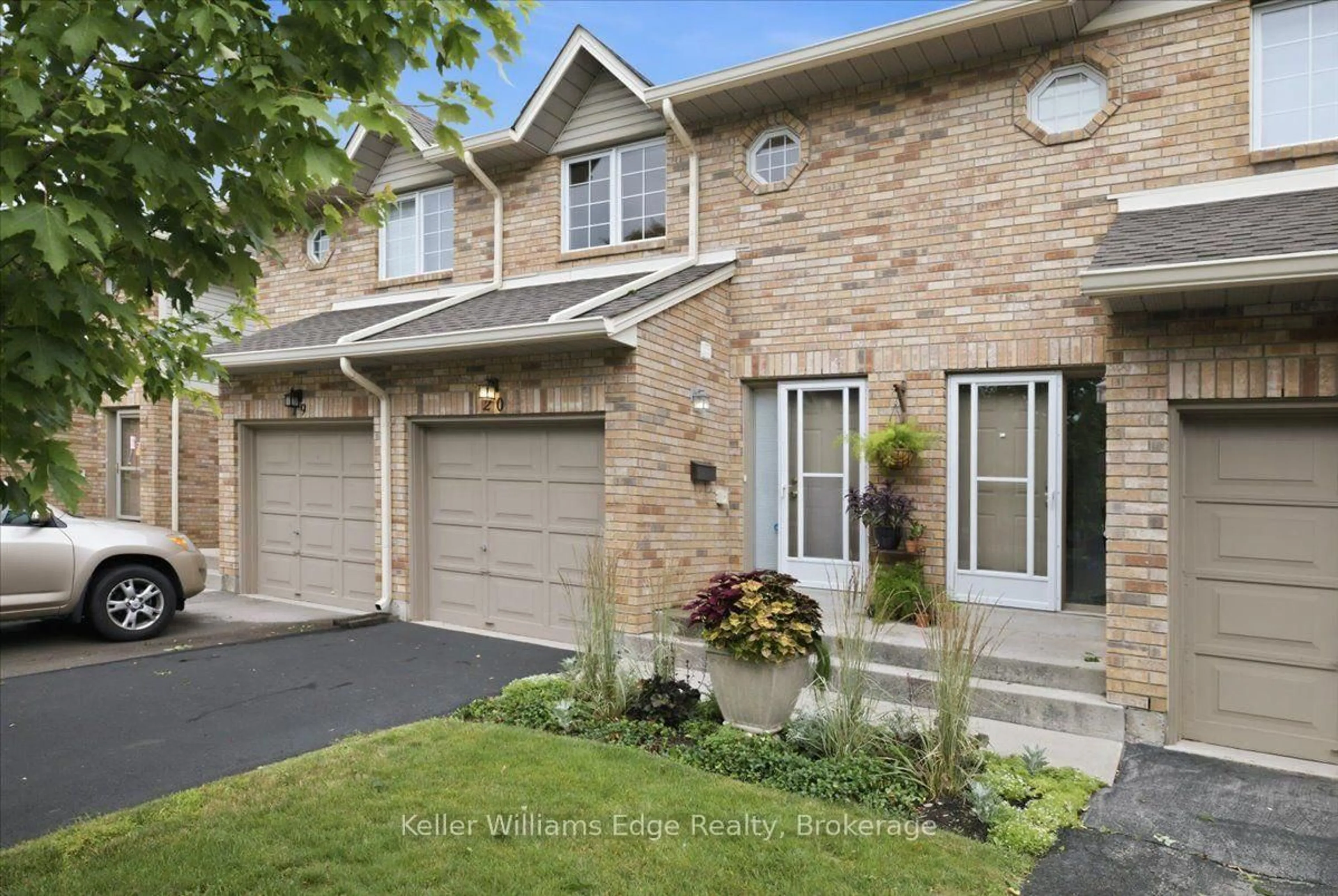 Home with brick exterior material, street for 2025 CLEAVER Ave #20, Burlington Ontario L7M 4H8