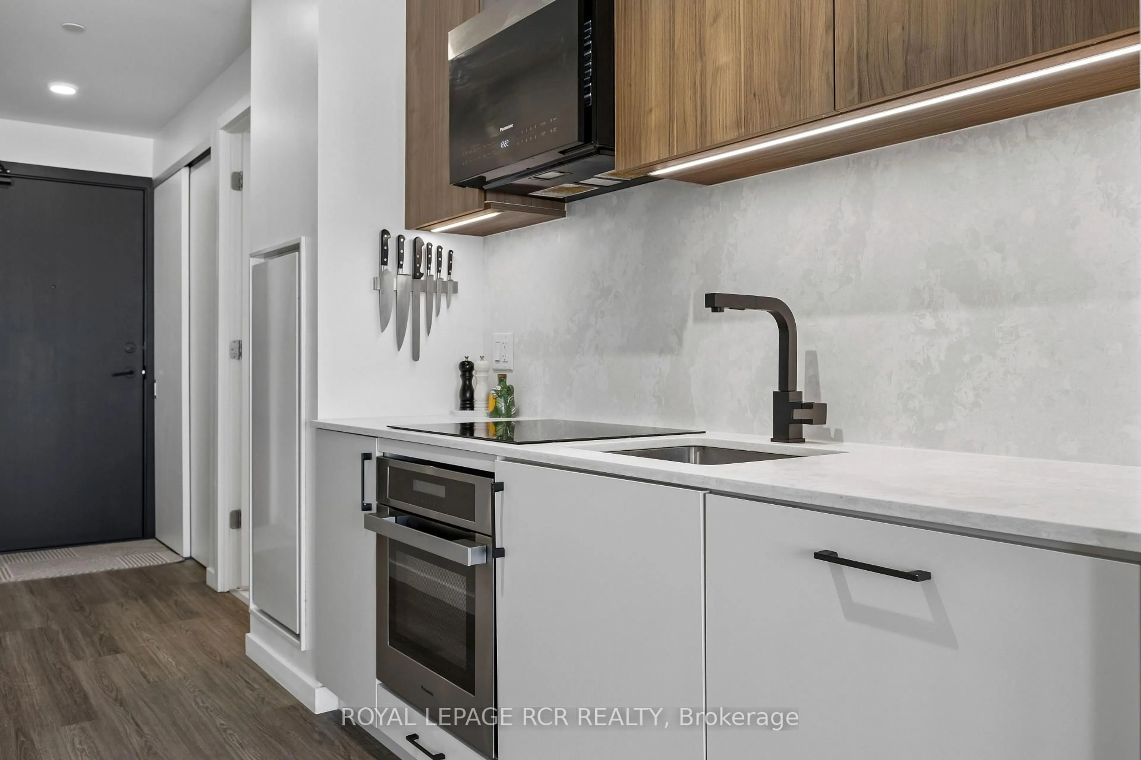 Standard kitchen, unknown for 689 The Queensway #321, Toronto Ontario M8Y 0C8