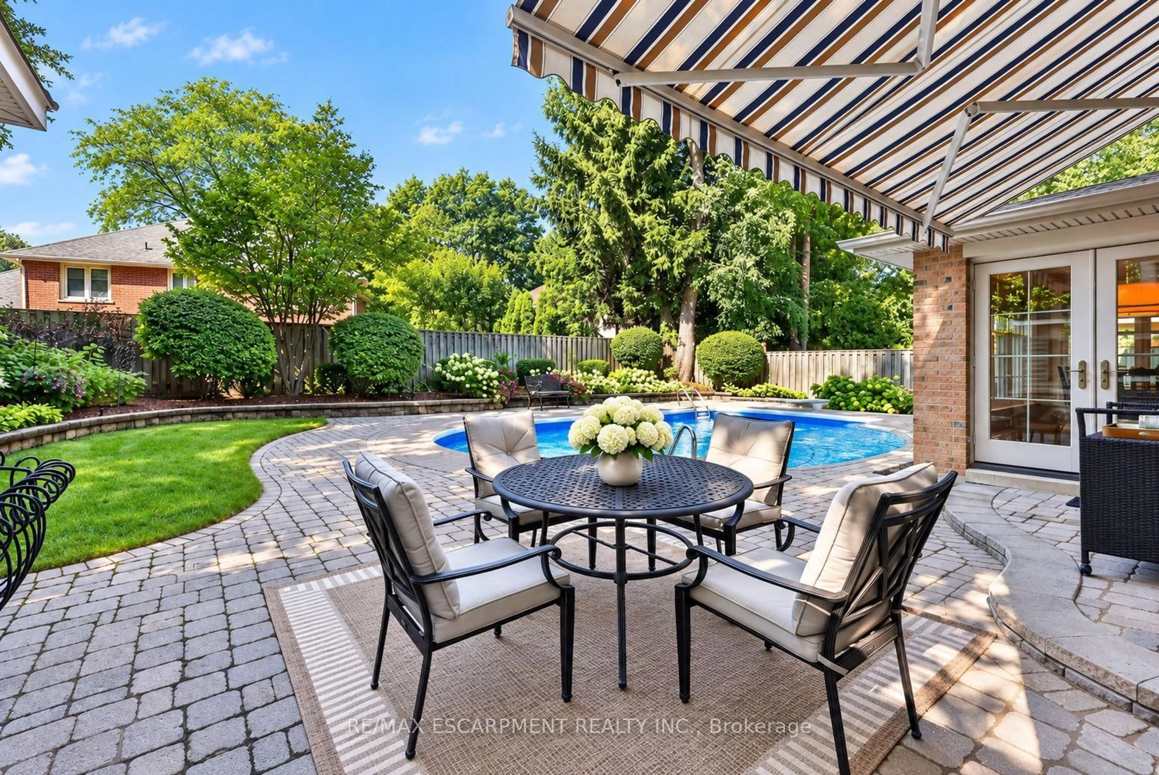 Patio, water/lake/river/ocean view for 1470 Crescent Rd, Mississauga Ontario L5H 1P6
