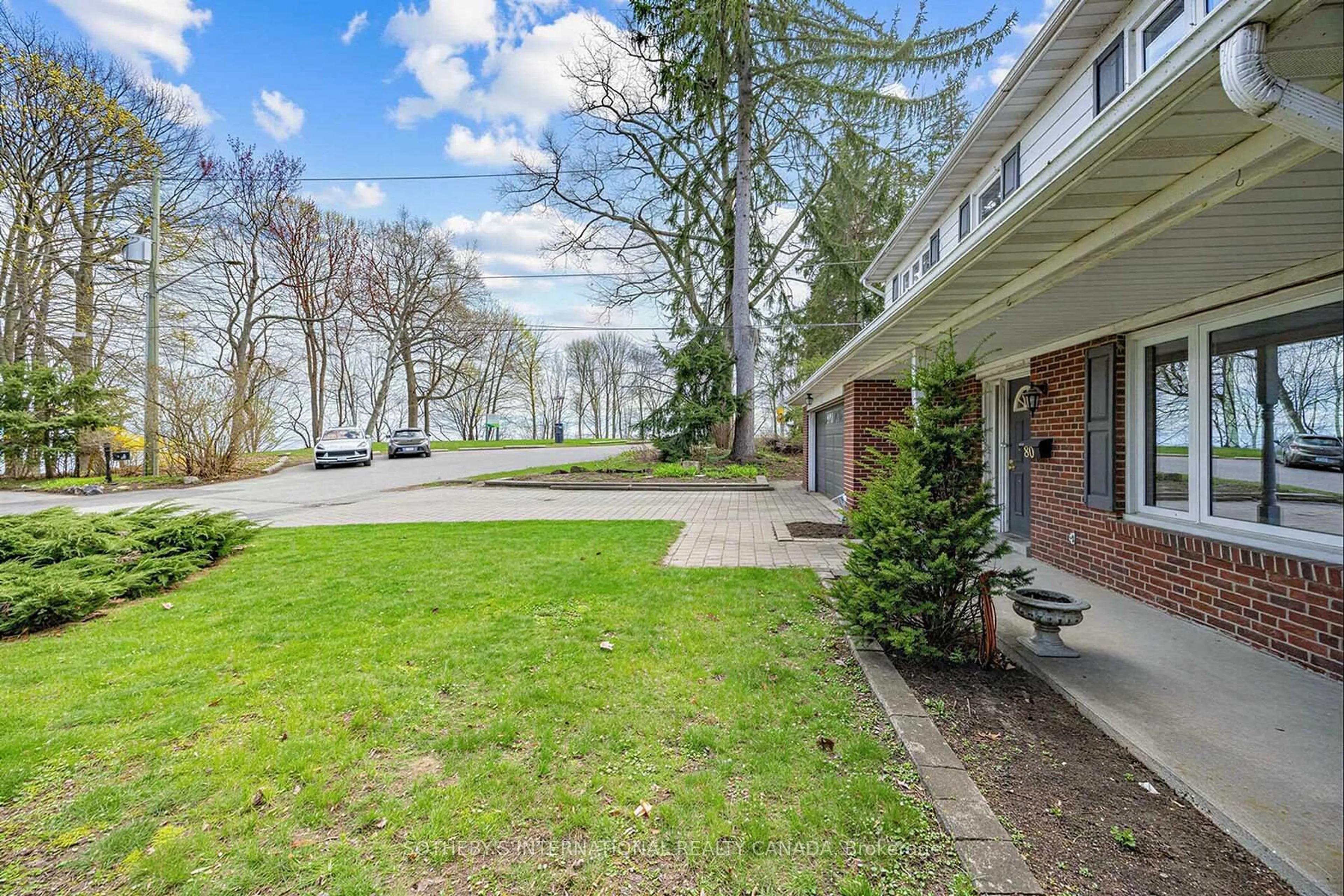 Patio, street for 80 Ben Machree Dr, Mississauga Ontario L5H 2S3