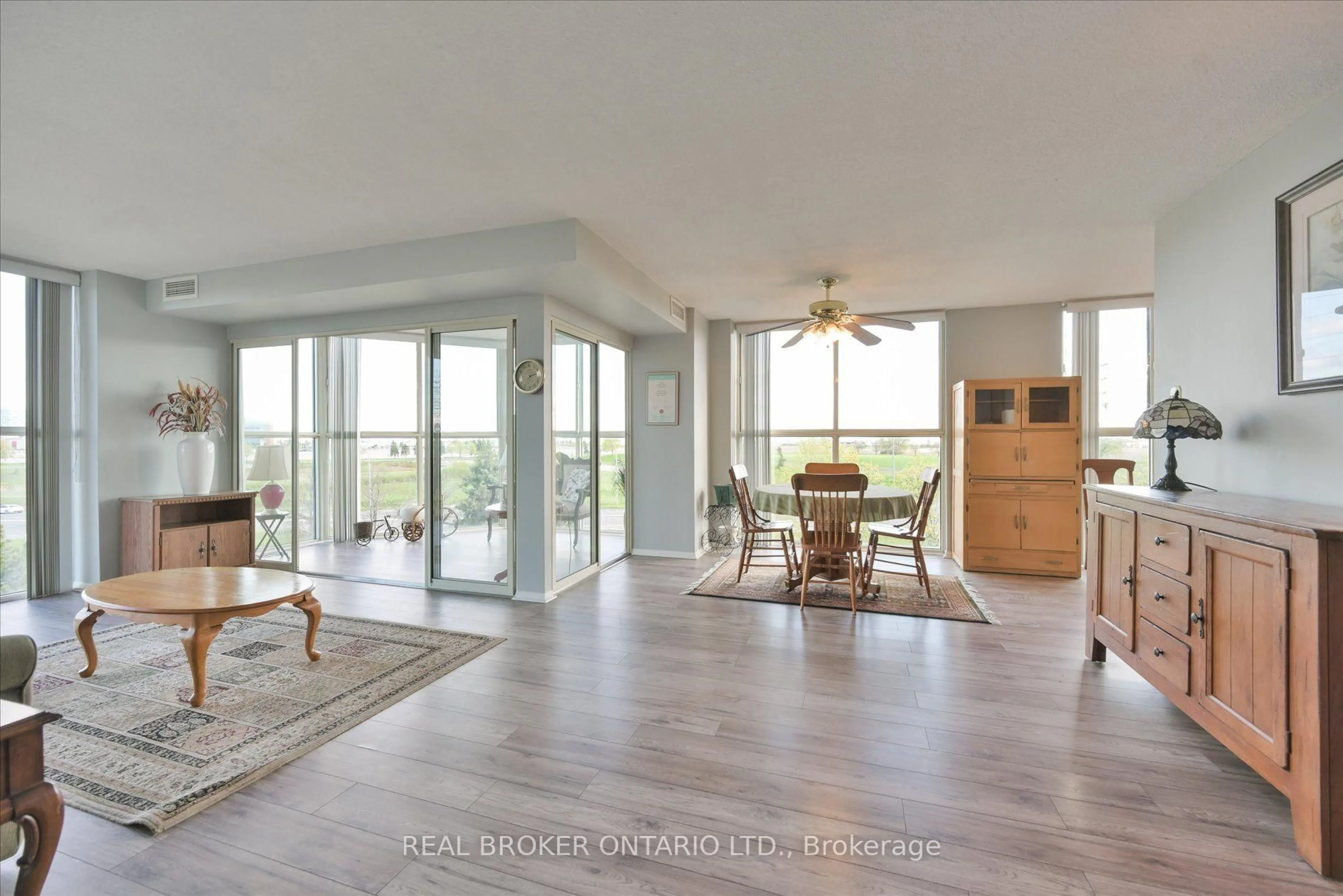 Unknown for 600 Rexdale Blvd #403, Toronto Ontario M9W 6T4