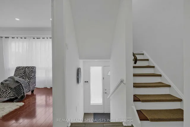 3525 Brandon Gate Dr #11, Mississauga 2