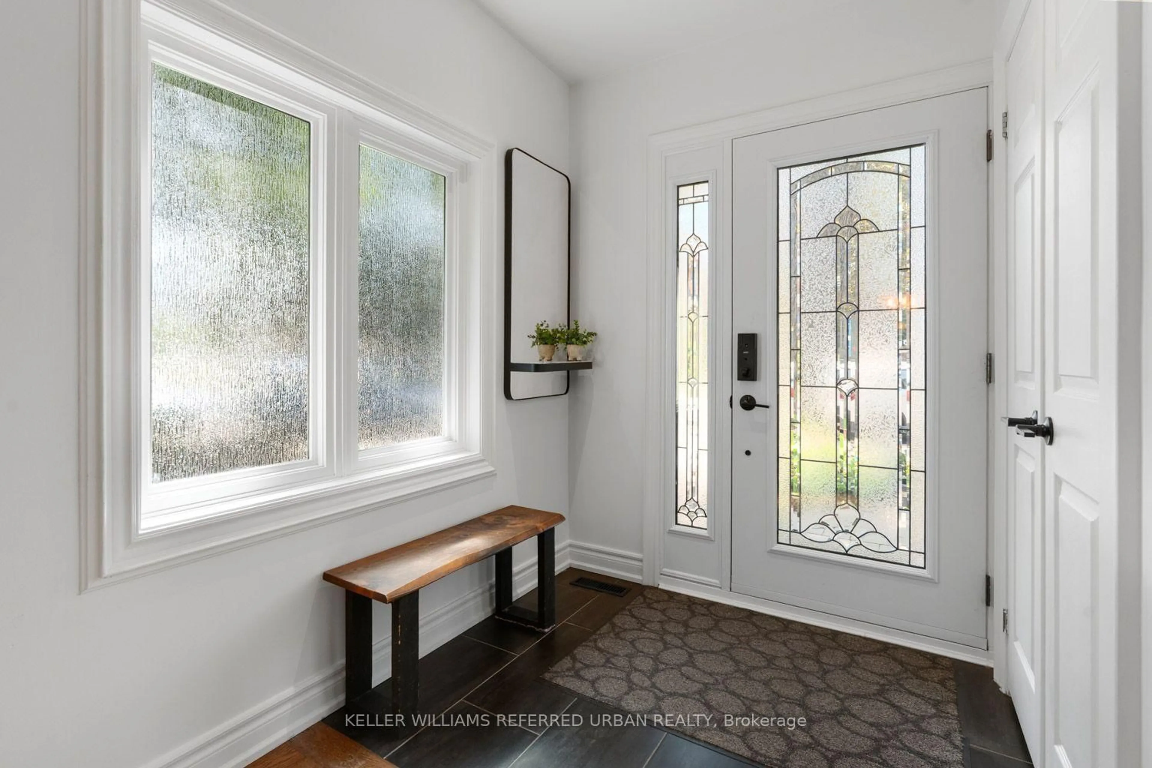 Indoor entryway for 109 Kennedy Ave, Toronto Ontario M6S 2X8