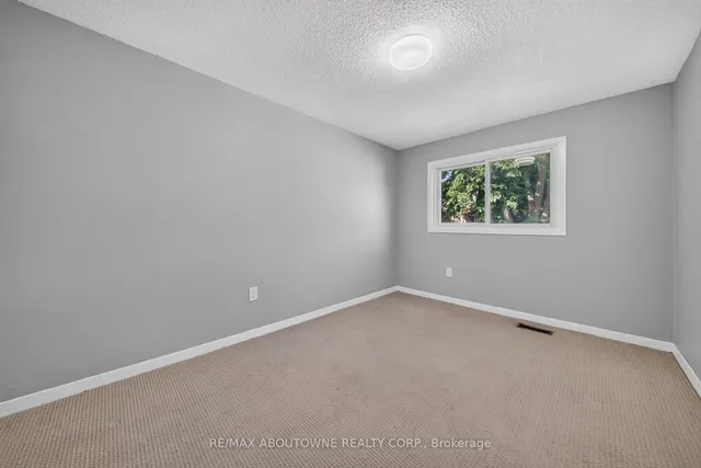 4353 Sawmill Valley Dr, Mississauga 2