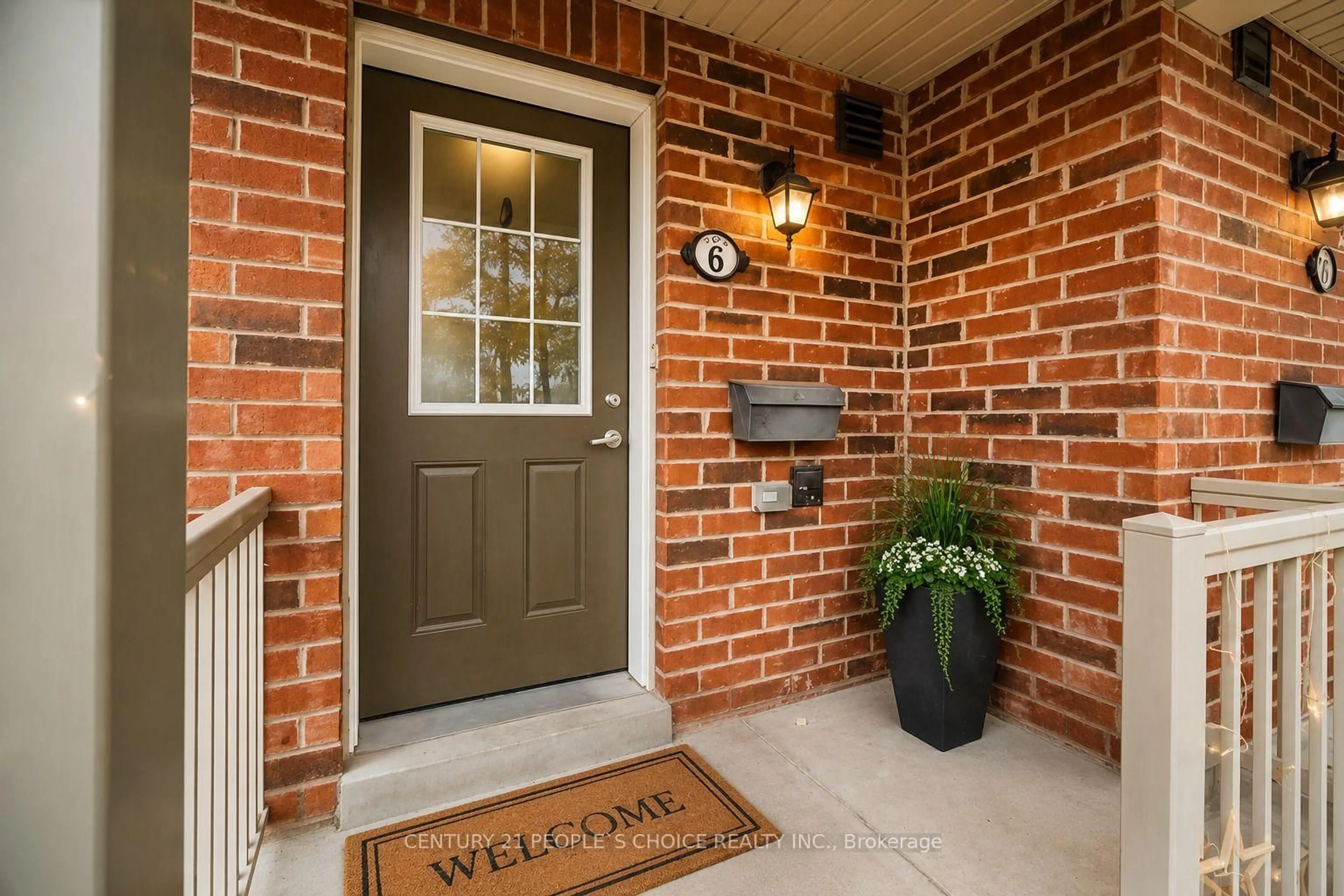 Indoor entryway for 5070 Harvard Rd #6, Mississauga Ontario L5M 0X1