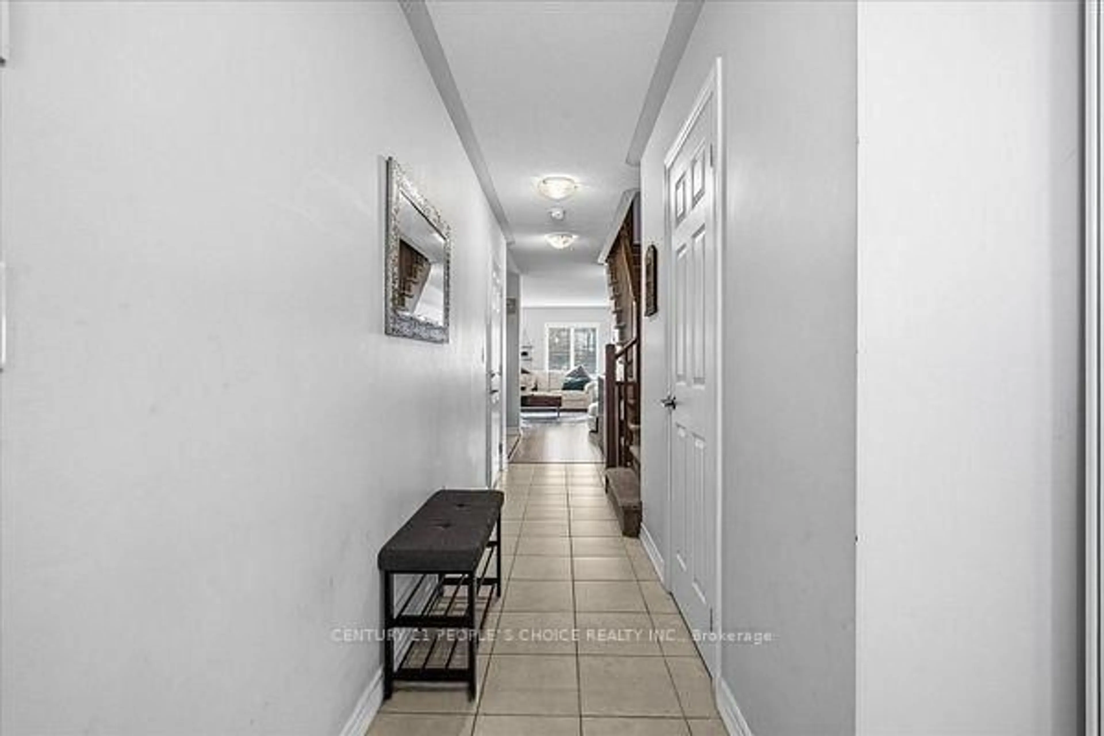 Indoor entryway for 5070 Harvard Rd #6, Mississauga Ontario L5M 0X1