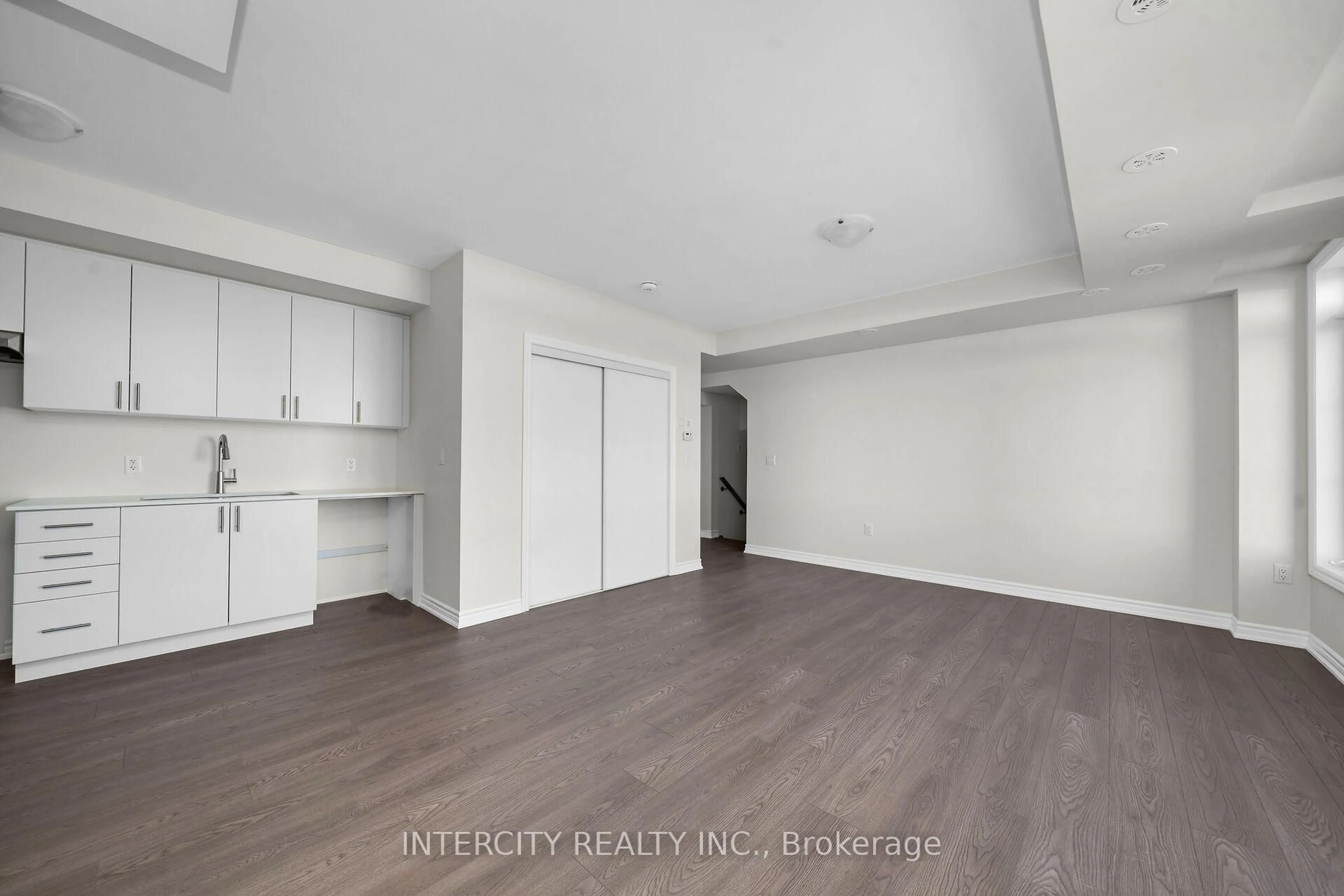 A pic of a room for 513 Tim Manley Ave #10F, Caledon Ontario L7C 1Z9