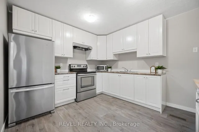 650 Childs Dr #5, Milton