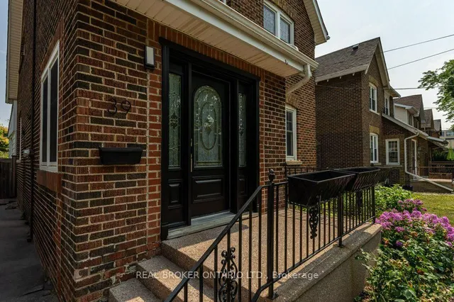 39 Court St, Milton 4