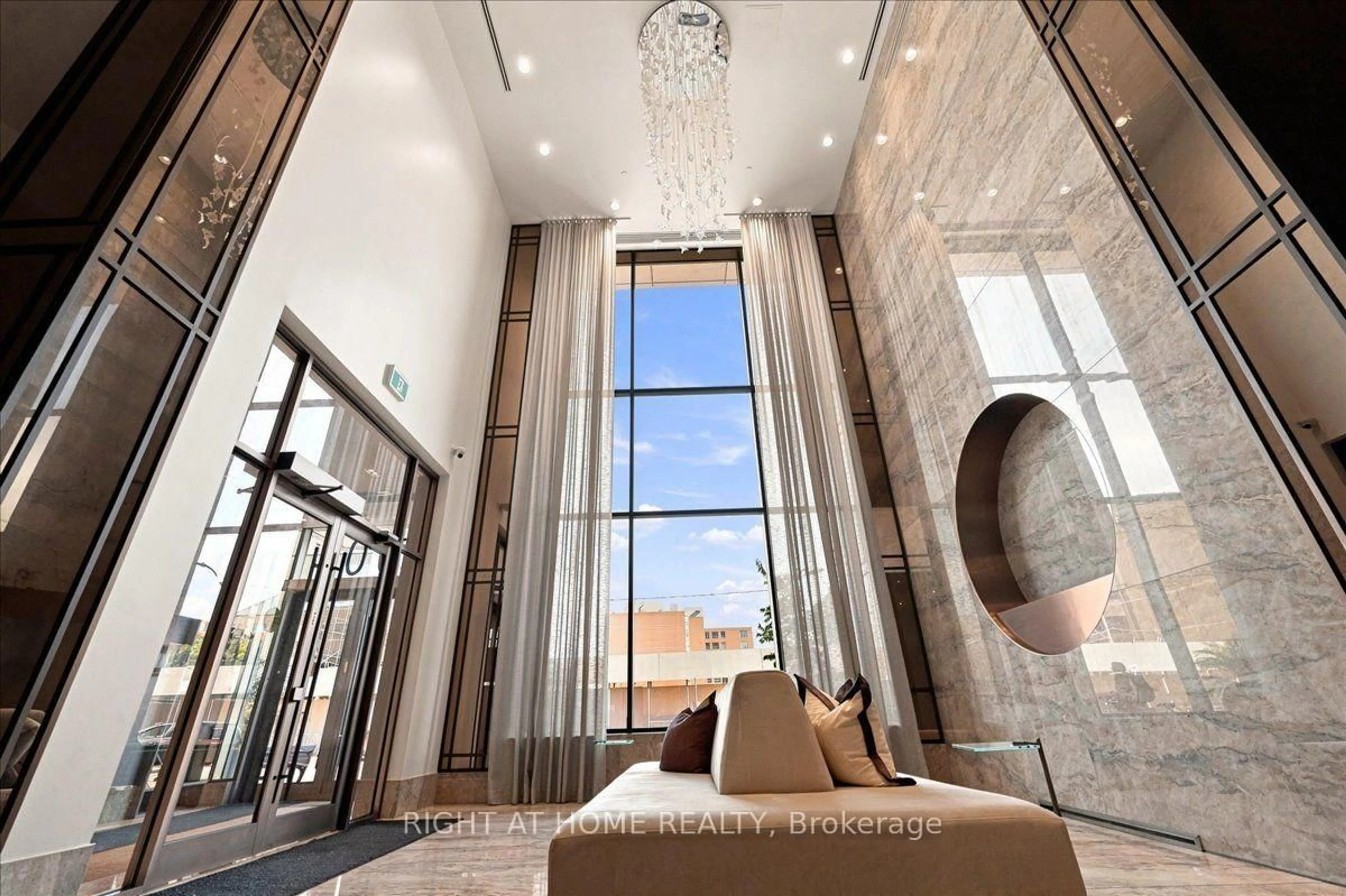Indoor foyer for 2007 James St #1403, Burlington Ontario L7R 0G7