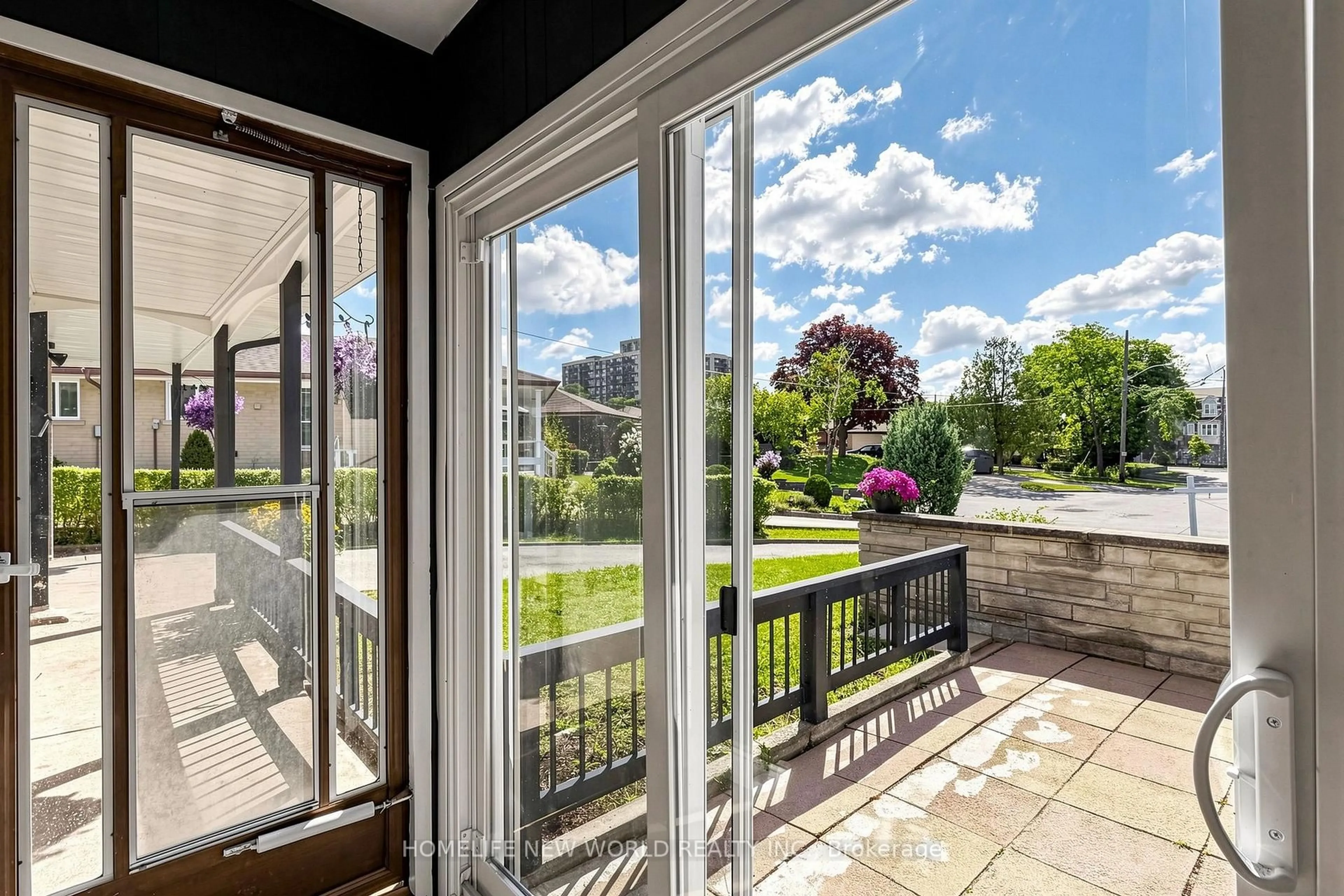 Patio, water/lake/river/ocean view for 12 Greyfriar Crt, Toronto Ontario M3N 2A9
