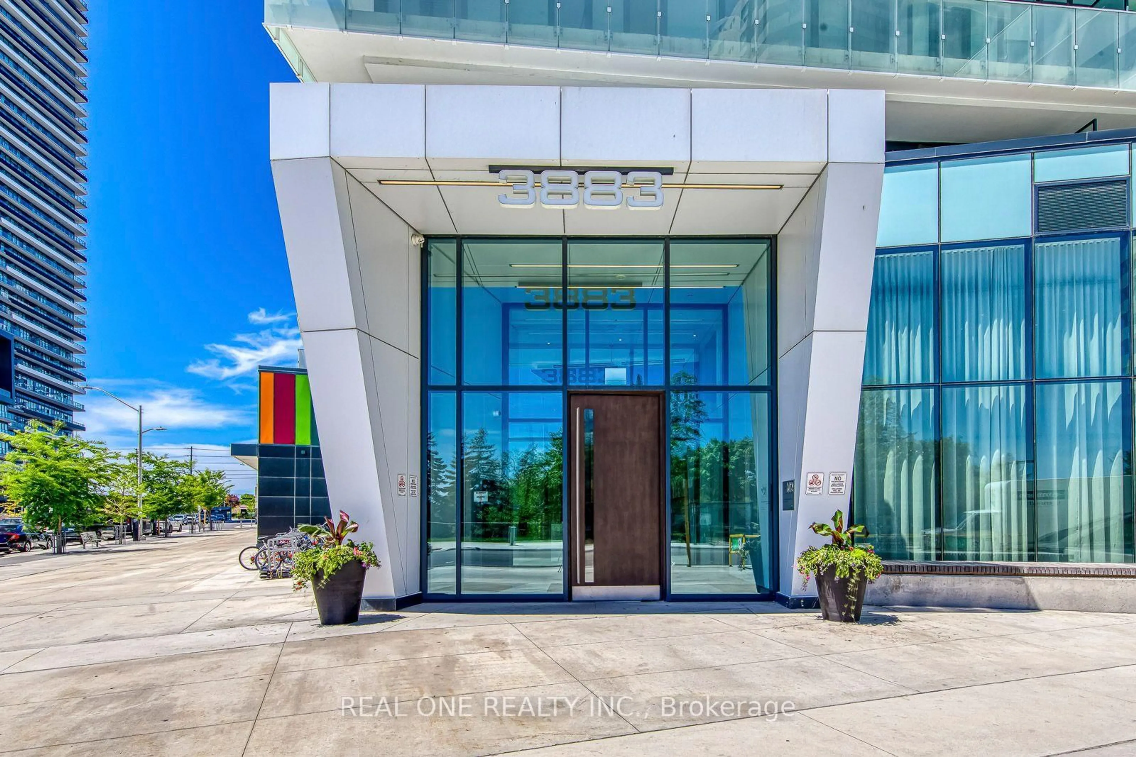Indoor foyer for 3883 Quartz Rd #6015, Mississauga Ontario L5B 0M4