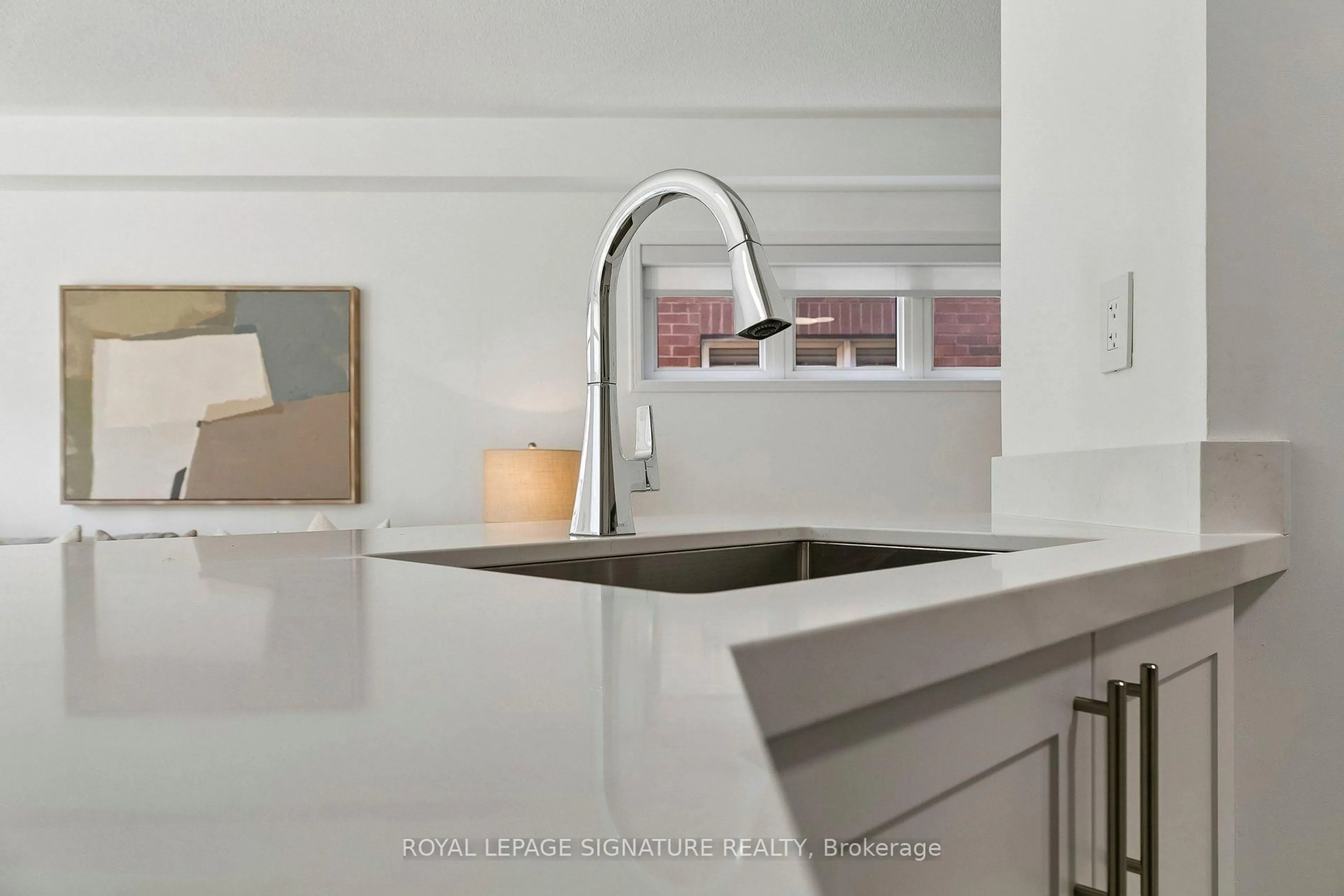 Contemporary kitchen, ceramic/tile floor for 5255 Palmetto Pl #71, Mississauga Ontario L5M 0H2