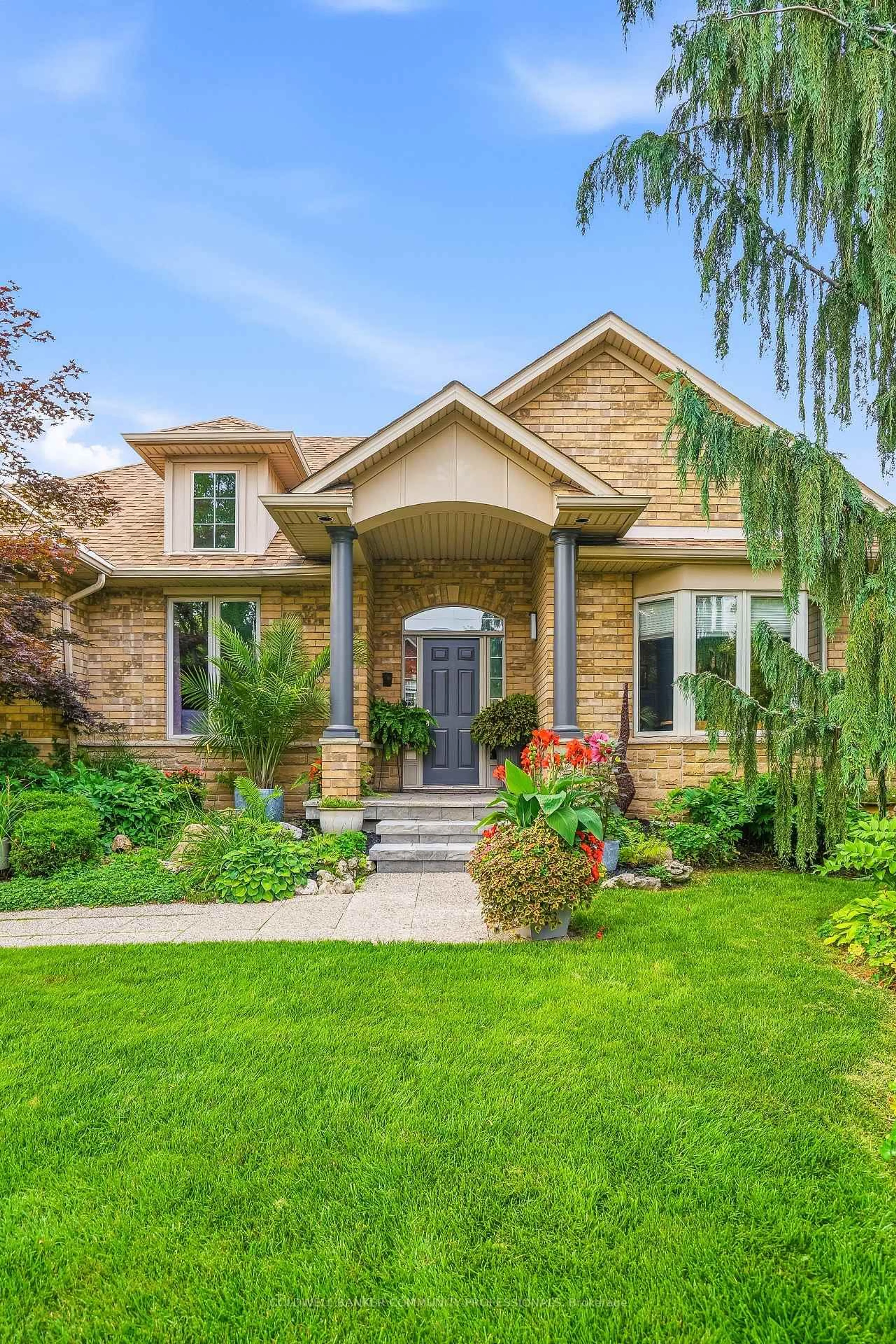 Home with brick exterior material, street for 517 Genista Dr, Burlington Ontario L7T 4L6