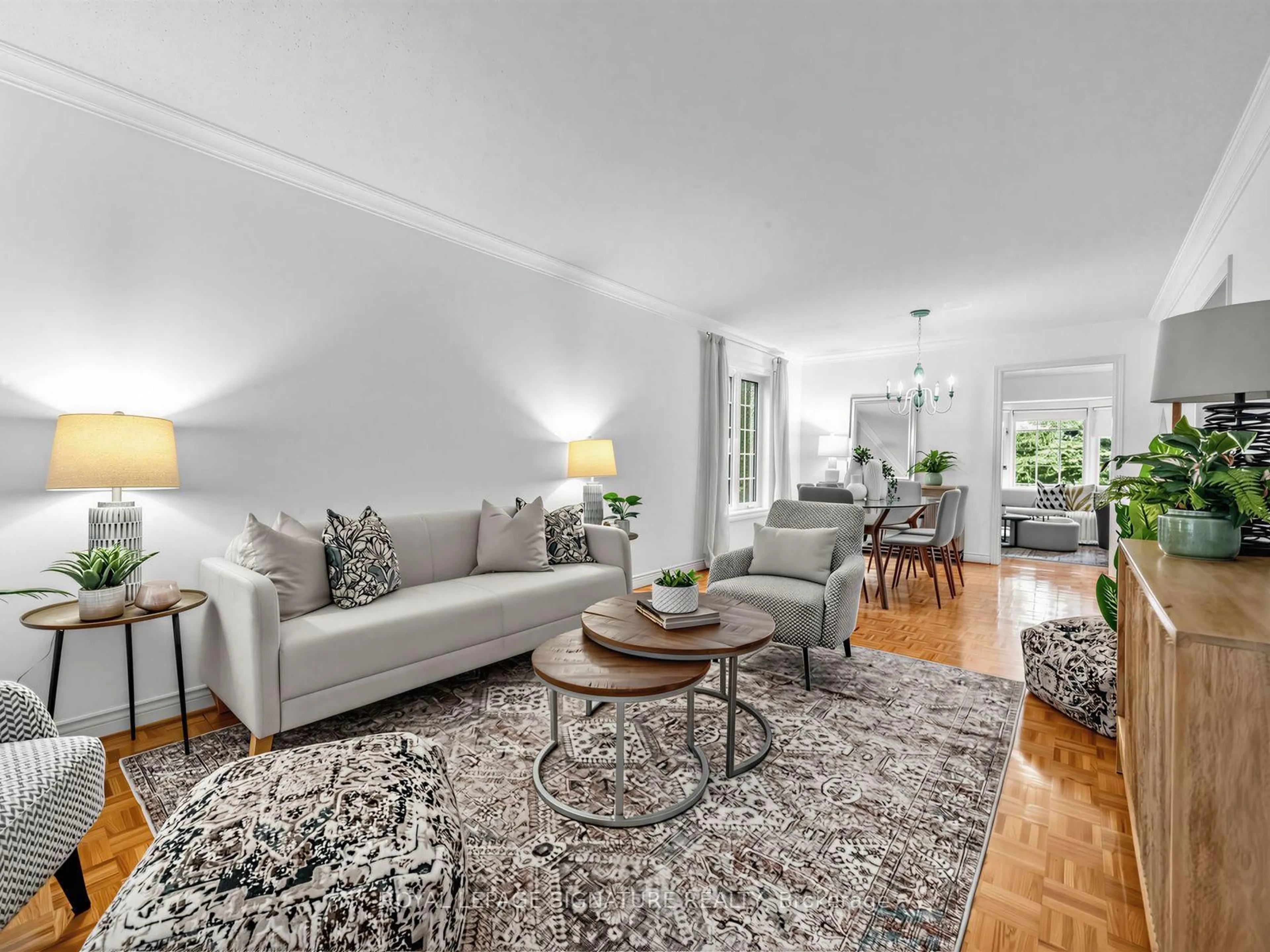 Living room with furniture, unknown for 2865 Castlebridge Dr, Mississauga Ontario L5M 5T5