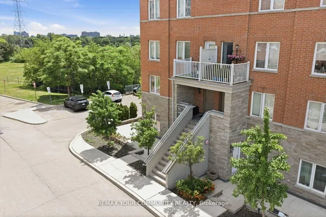 35 Richgrove Dr #204, Toronto 2