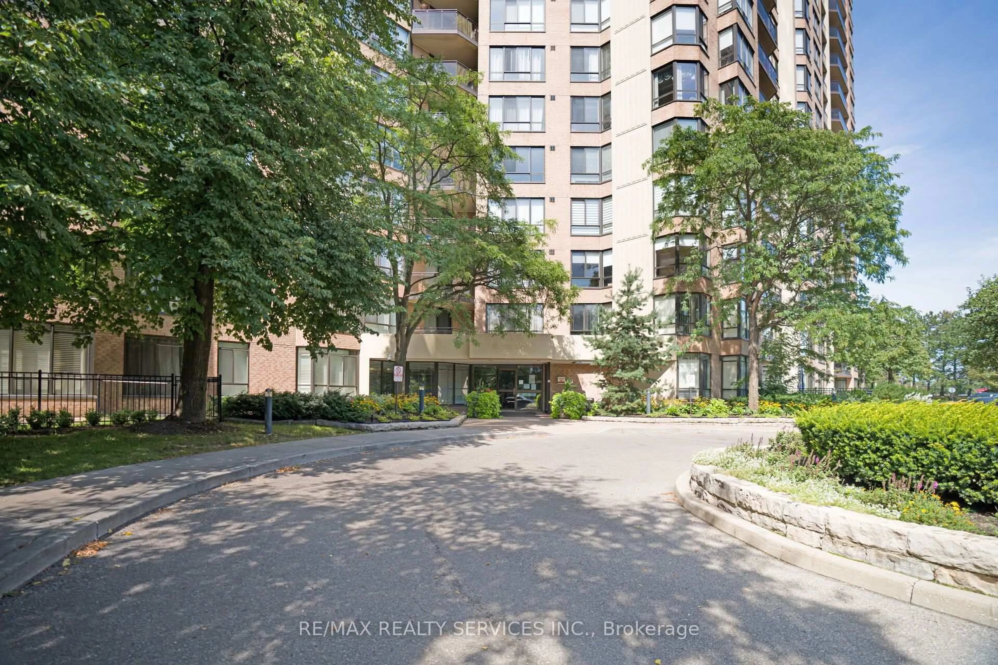 Unknown for 20 Cherrytree Dr #1606, Brampton Ontario L6Y 3V1