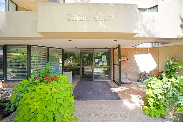 20 Cherrytree Dr #1606, Brampton 5