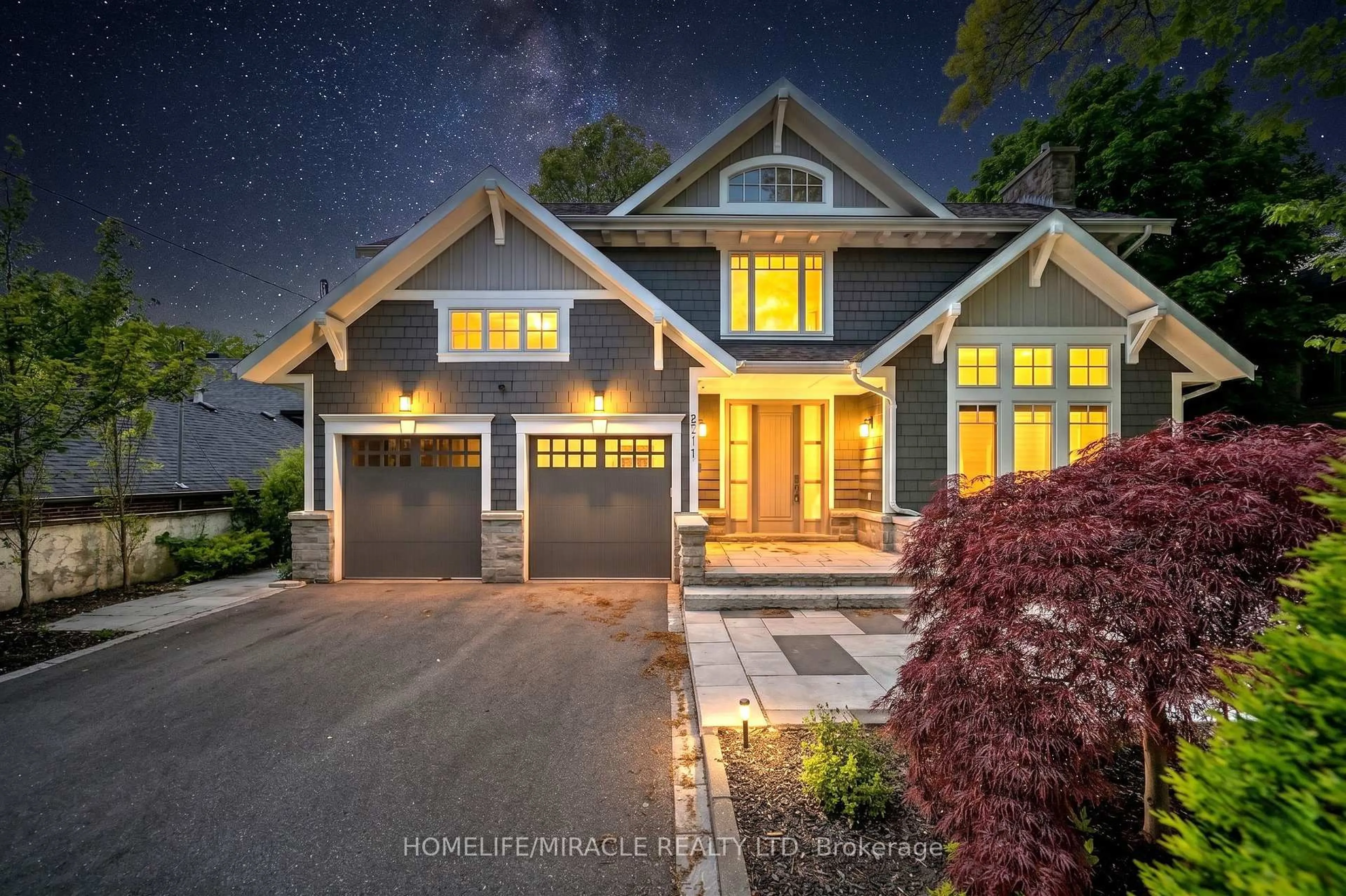 Home with brick exterior material, street for 271 Oakhill Rd, Mississauga Ontario L5G 2P8