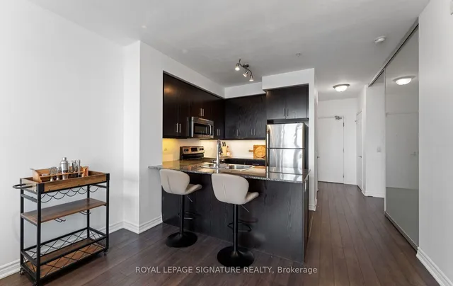 15 James Finlay Way #1101, Toronto 5