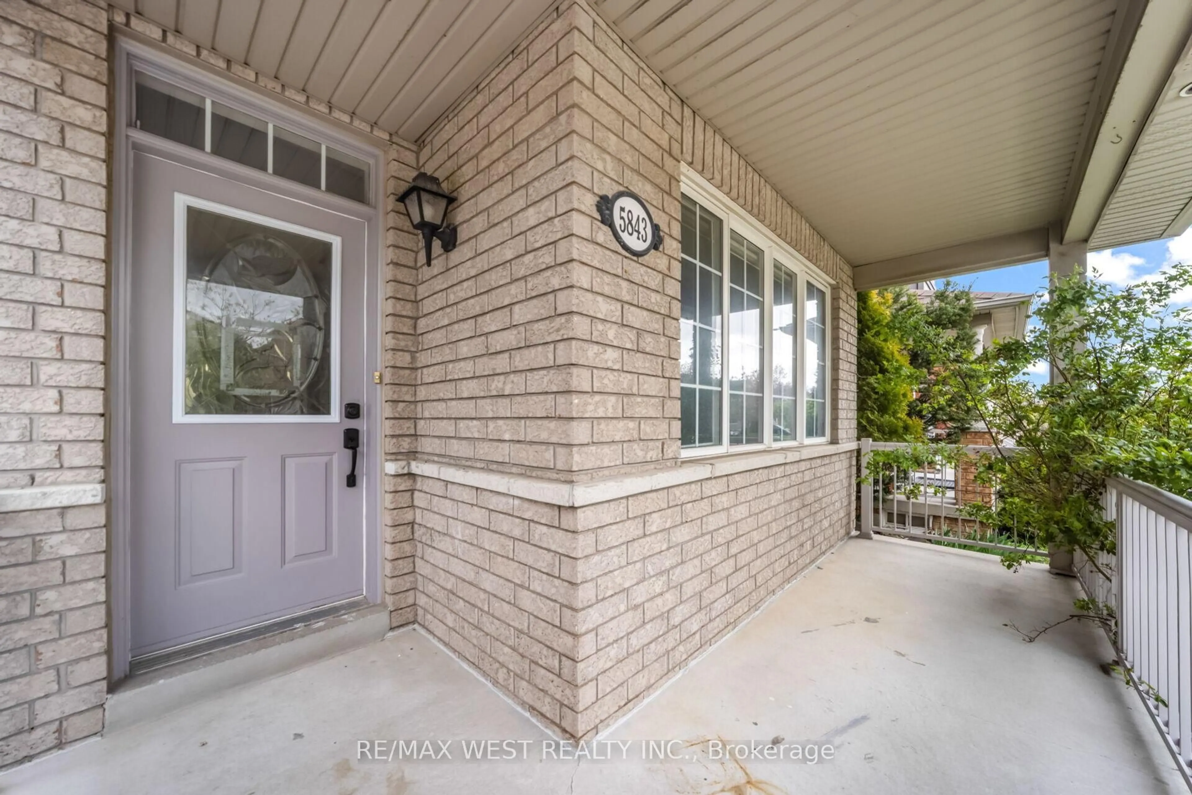 Unknown for 5843 Rainspring Dr, Mississauga Ontario L5M 6X7