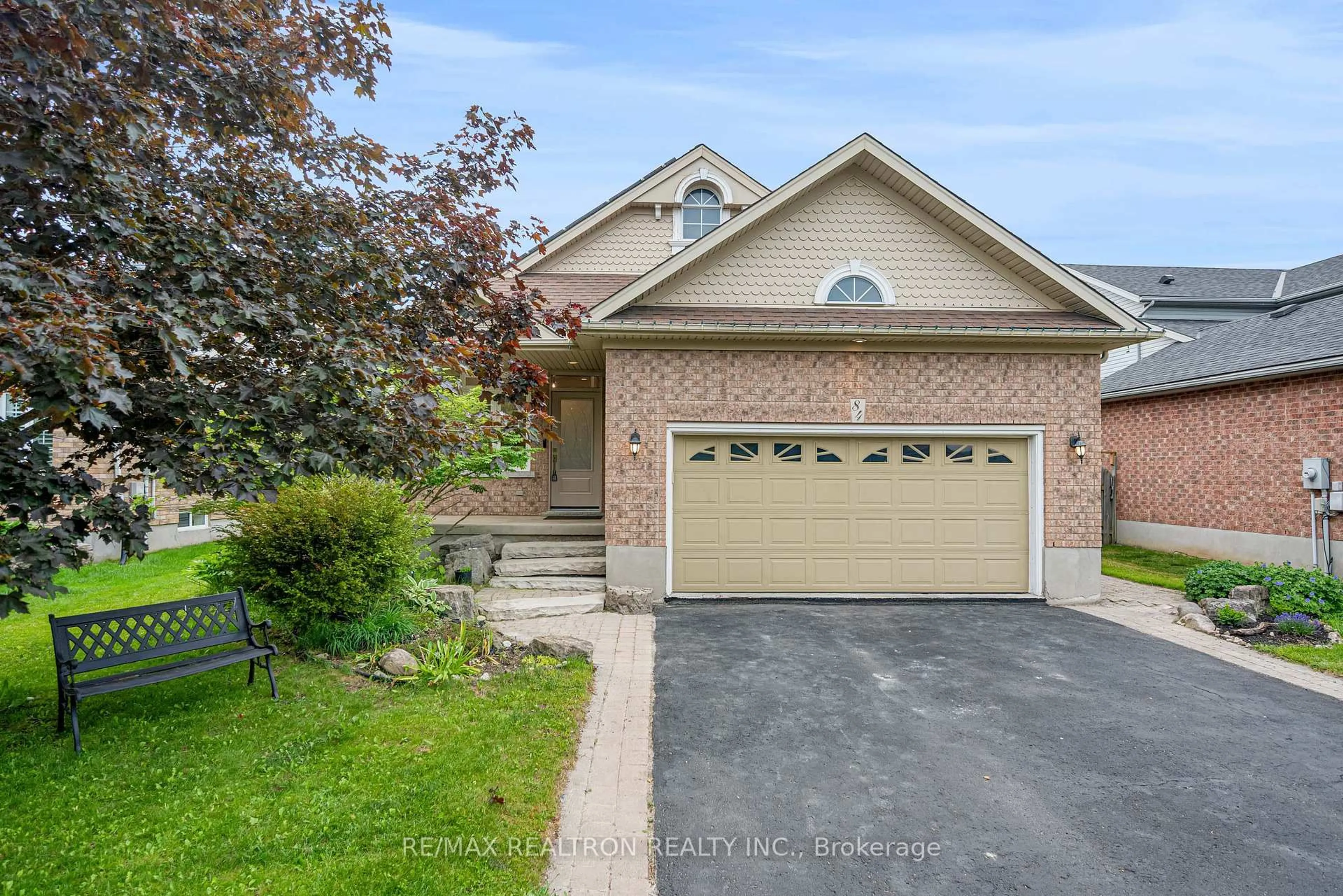 Home with brick exterior material, street for 84 Hunter Rd, Orangeville Ontario L9W 5C3