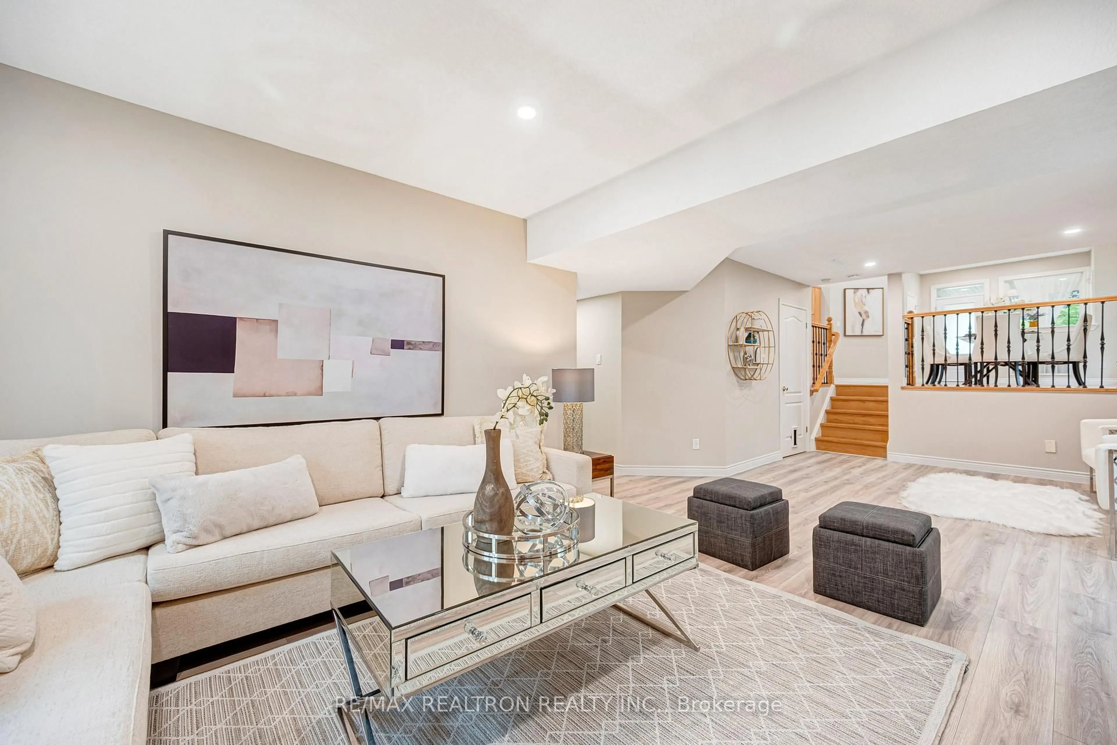 Living room with furniture, unknown for 84 Hunter Rd, Orangeville Ontario L9W 5C3