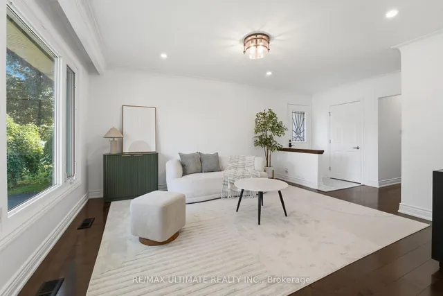 130 Thistle Down Blvd, Toronto 5