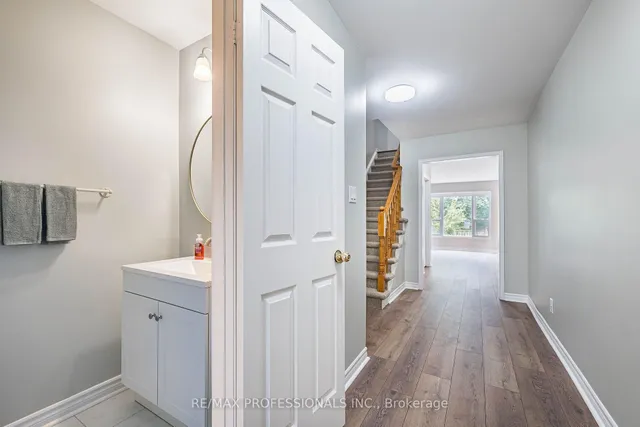 2004 Glenada Cres #23, Oakville 5