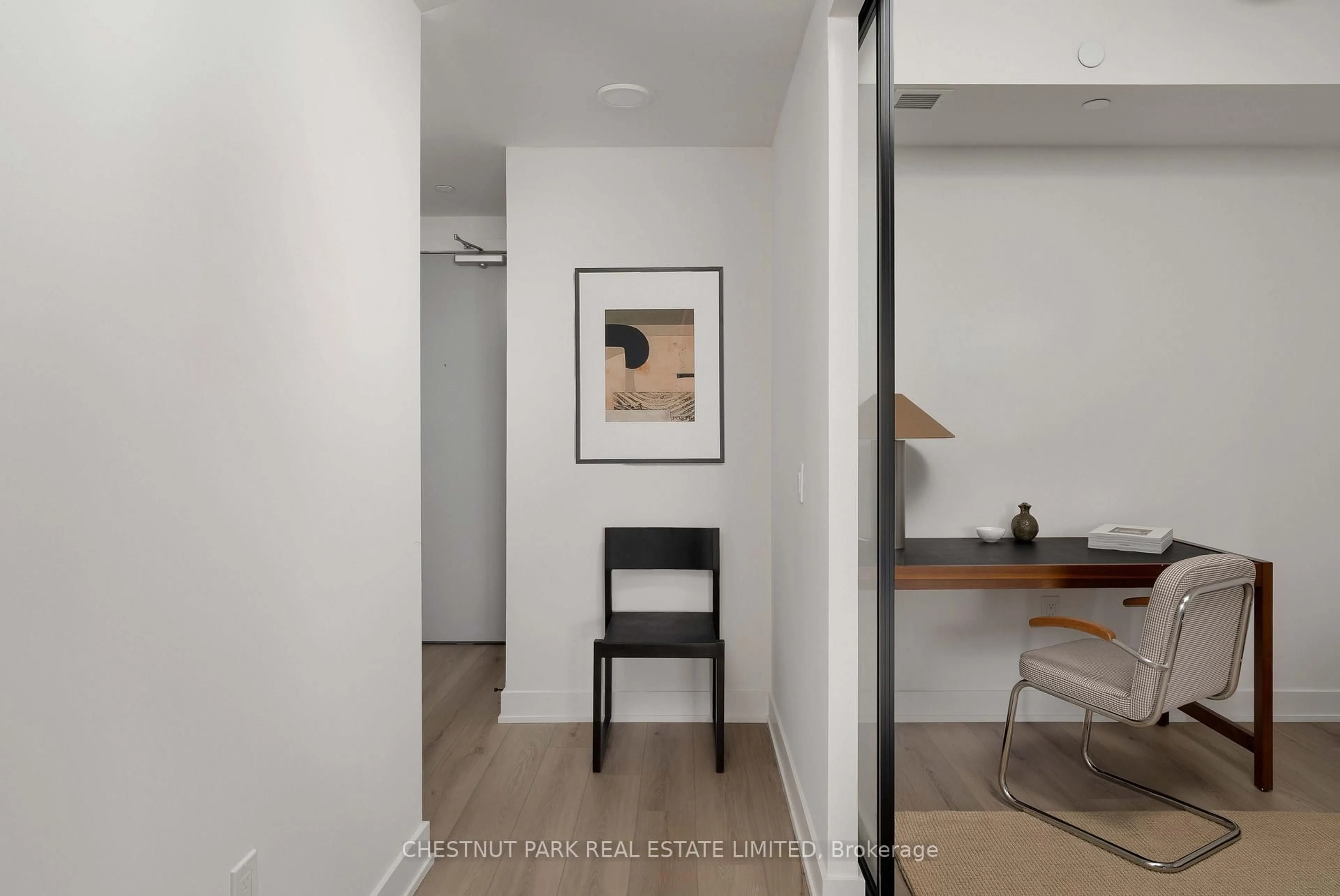 Indoor entryway for 758 Dovercourt Rd #1101, Toronto Ontario M6H 2X2