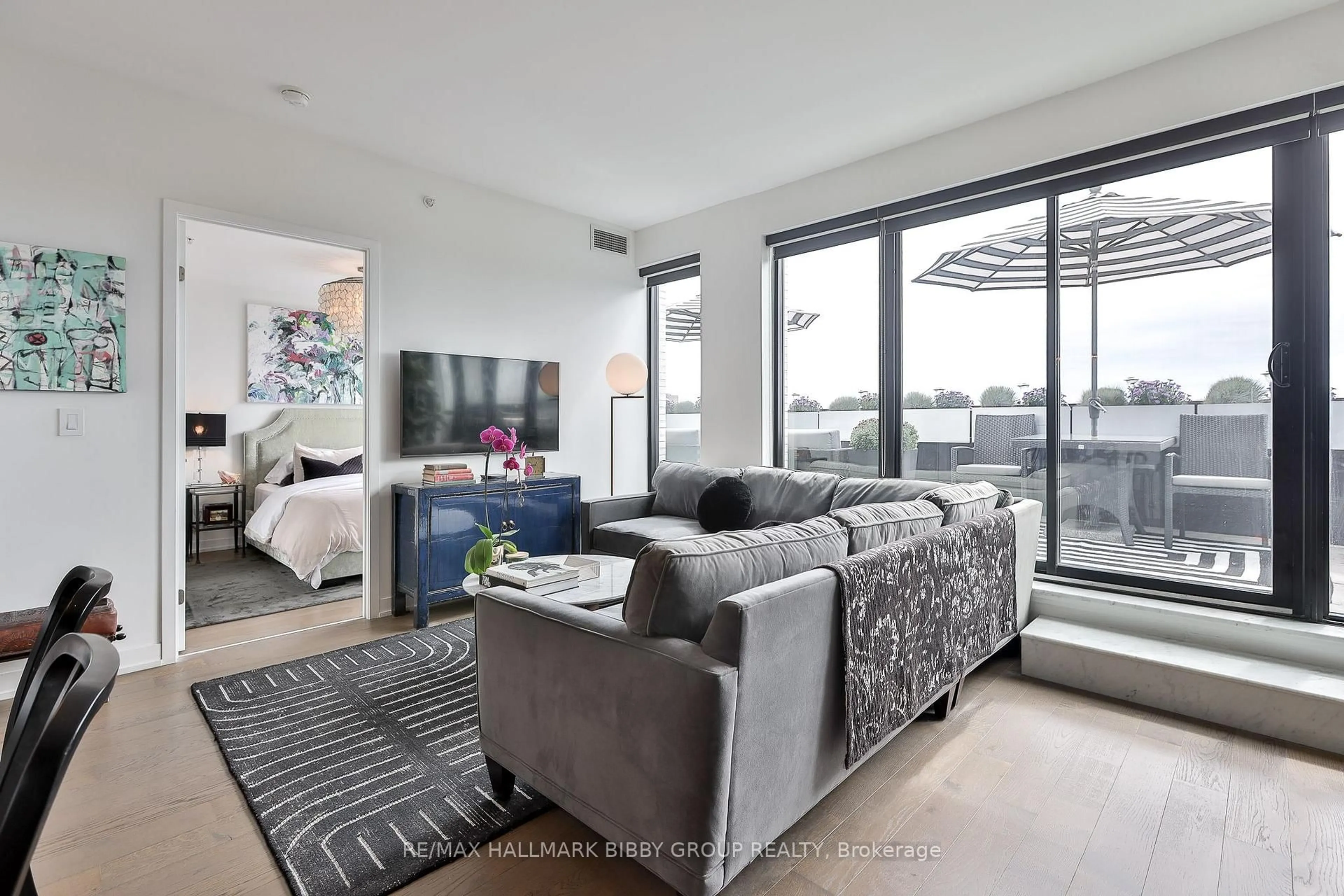 Living room with furniture, unknown for 530 Indian Grve #614, Toronto Ontario M6P 0B3