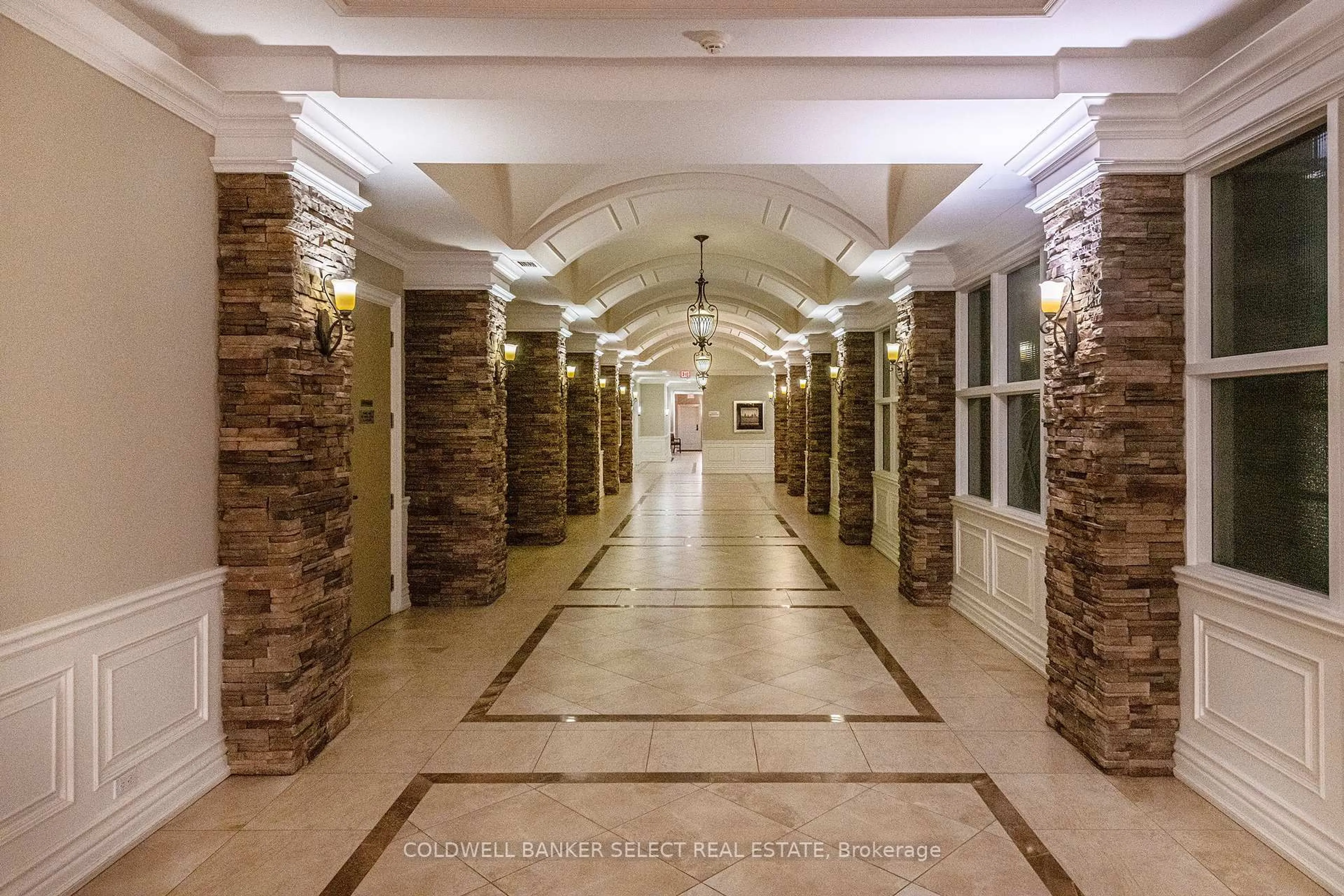 Indoor foyer for 60 Ann St #503, Caledon Ontario L7E 4G5