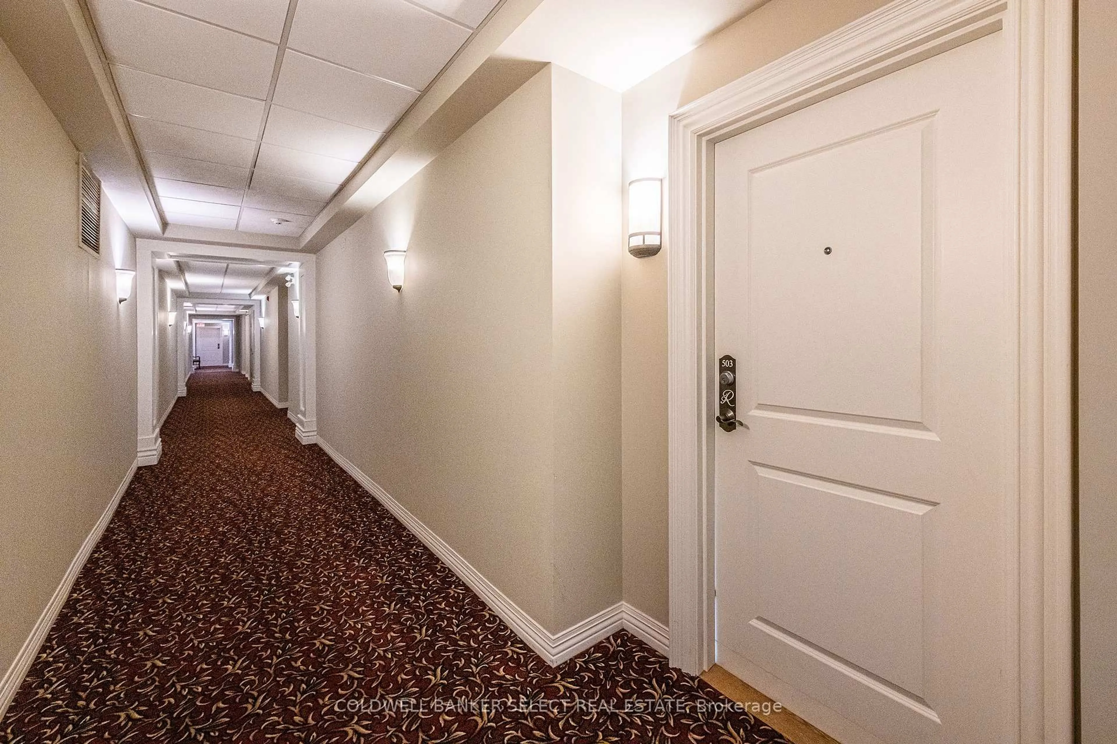 Indoor foyer for 60 Ann St #503, Caledon Ontario L7E 4G5