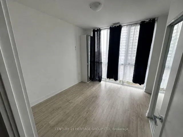 65 Annie Craig Dr #402, Toronto 4