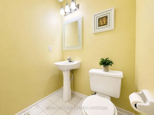 10 Banner Rd, Brampton 3