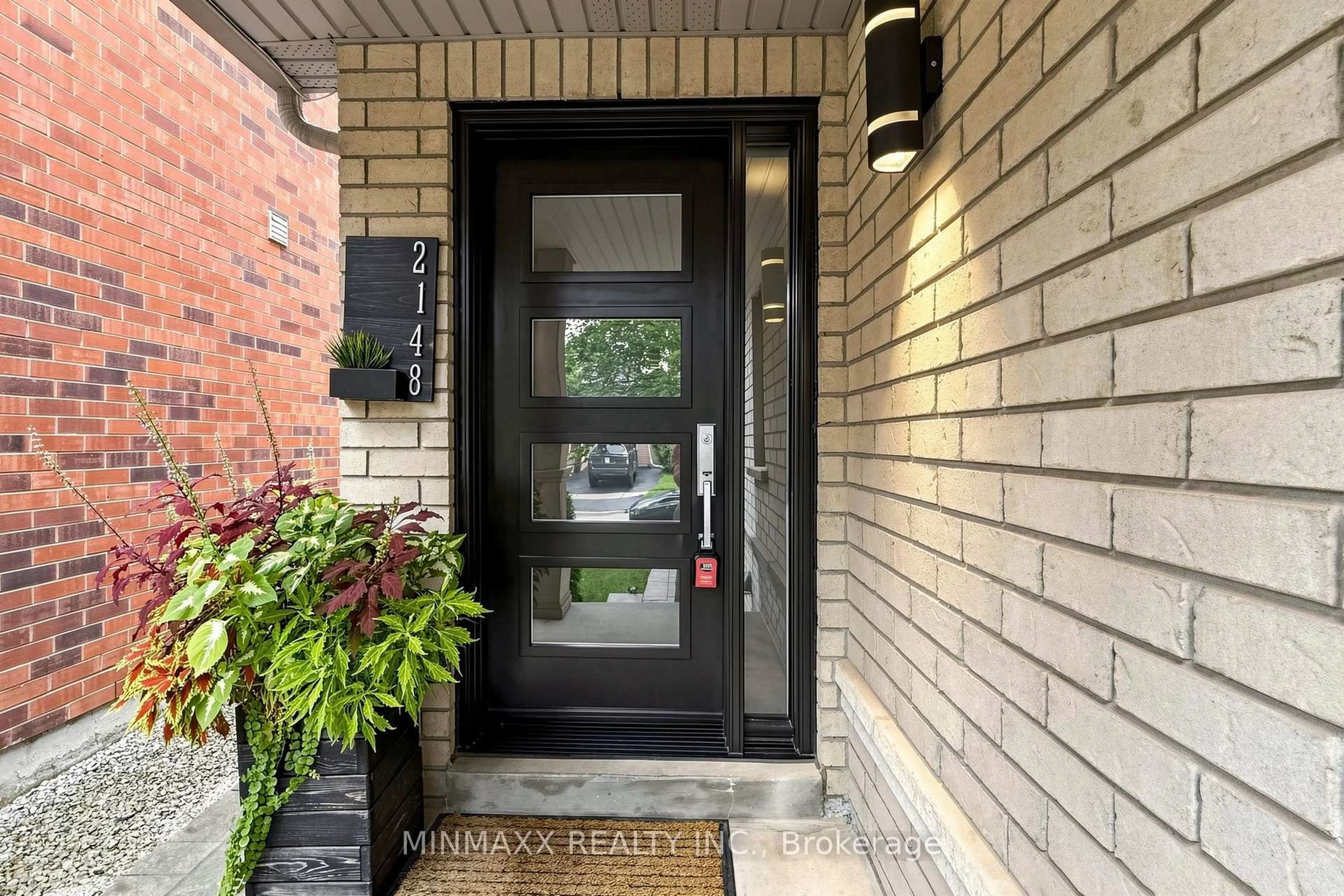 Indoor entryway for 2148 Stillmeadow Rd, Oakville Ontario L6M 3R1