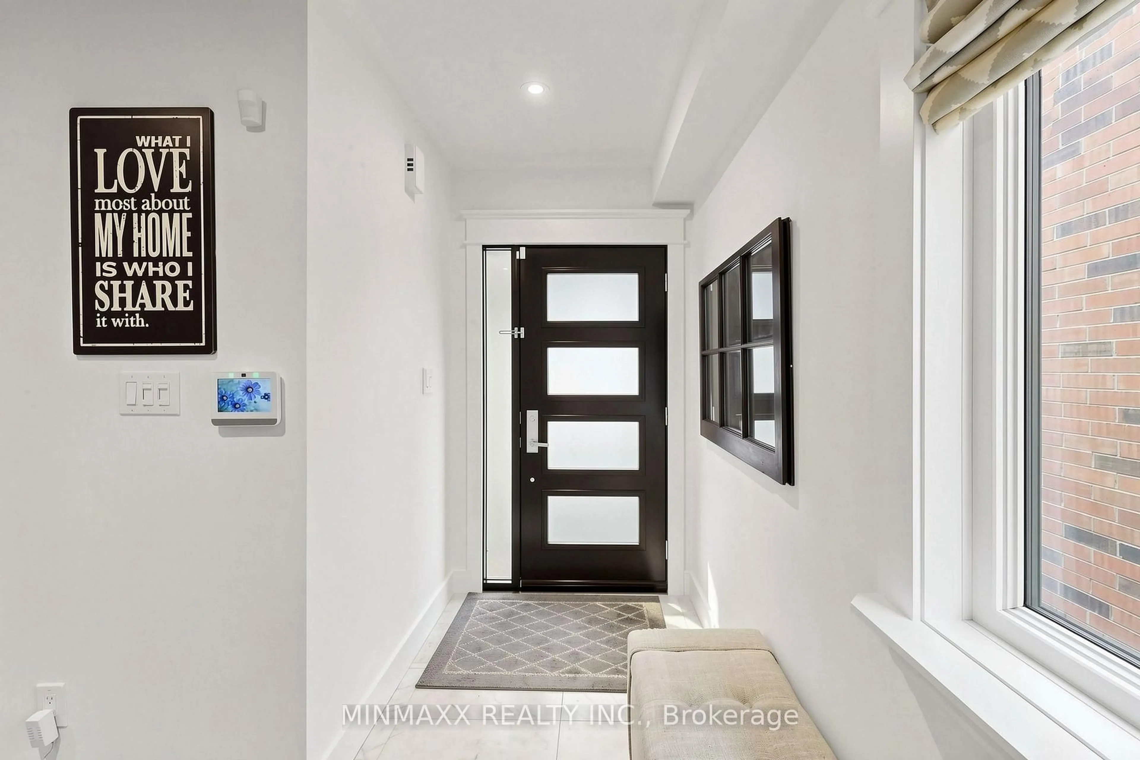 Indoor entryway for 2148 Stillmeadow Rd, Oakville Ontario L6M 3R1