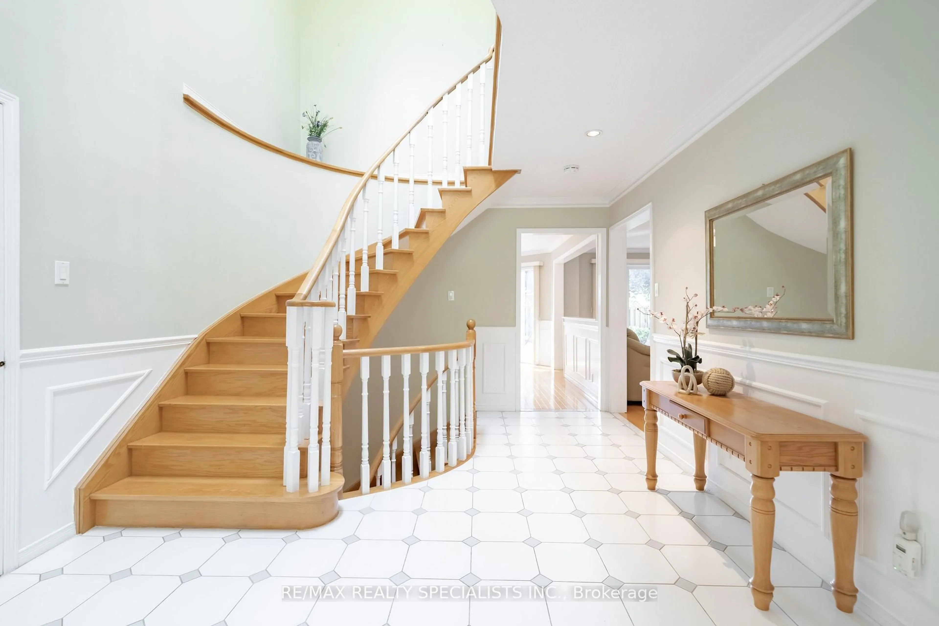 Unknown for 1311 Greenridge Circ, Oakville Ontario L6M 2J8