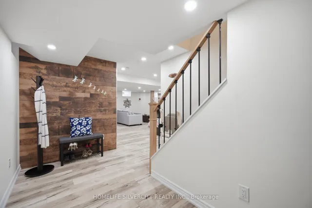 11 Swales Cres, Brampton 4