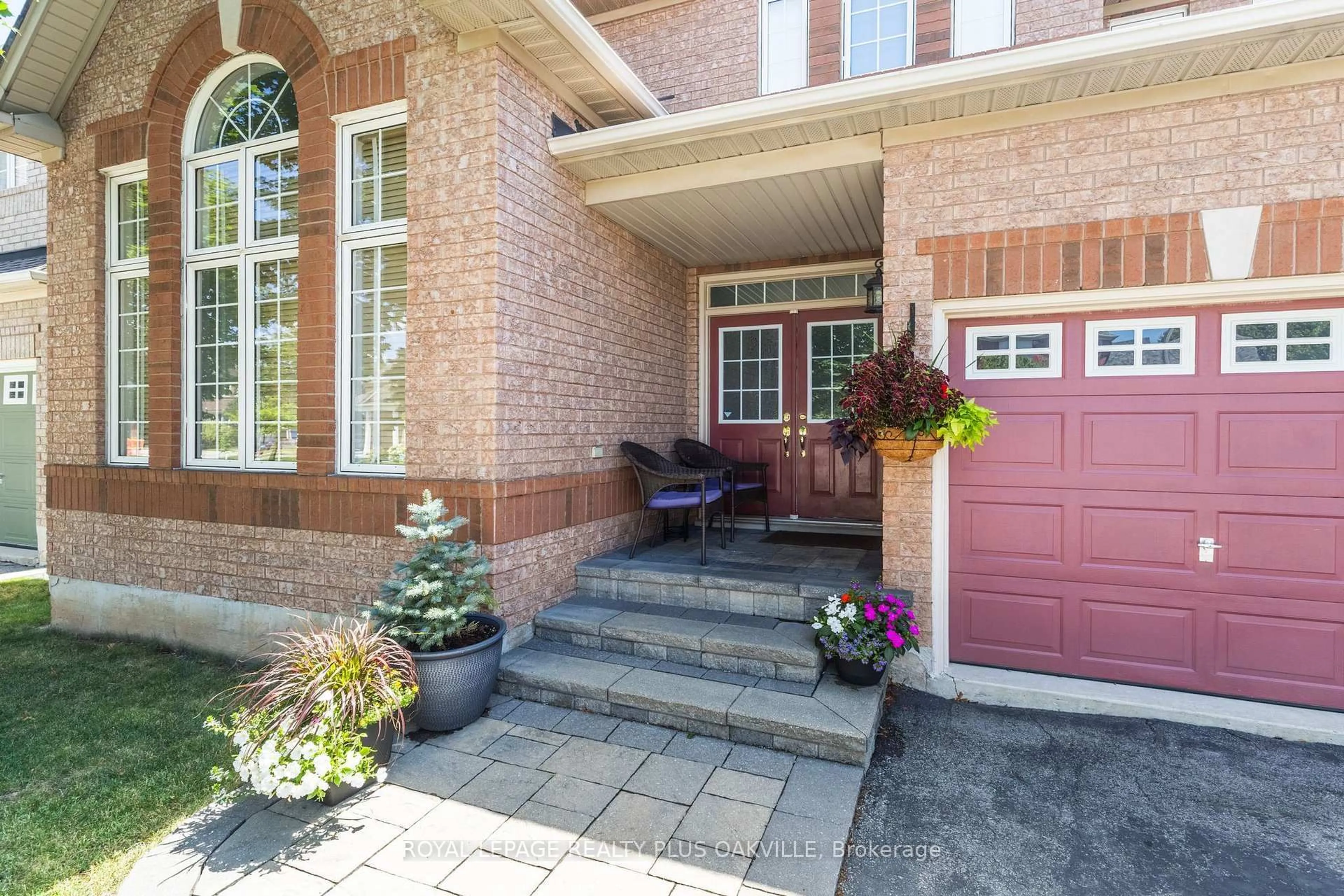 Home with brick exterior material, street for 2254 Dunforest Cres, Oakville Ontario L6M 4X3