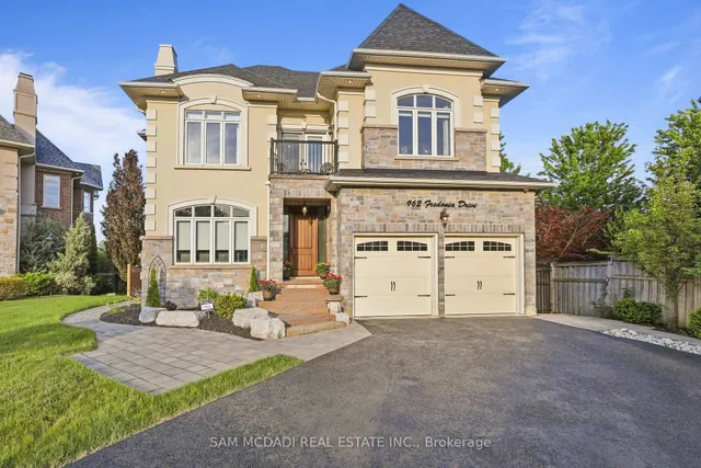 962 Fredonia Dr, Mississauga
