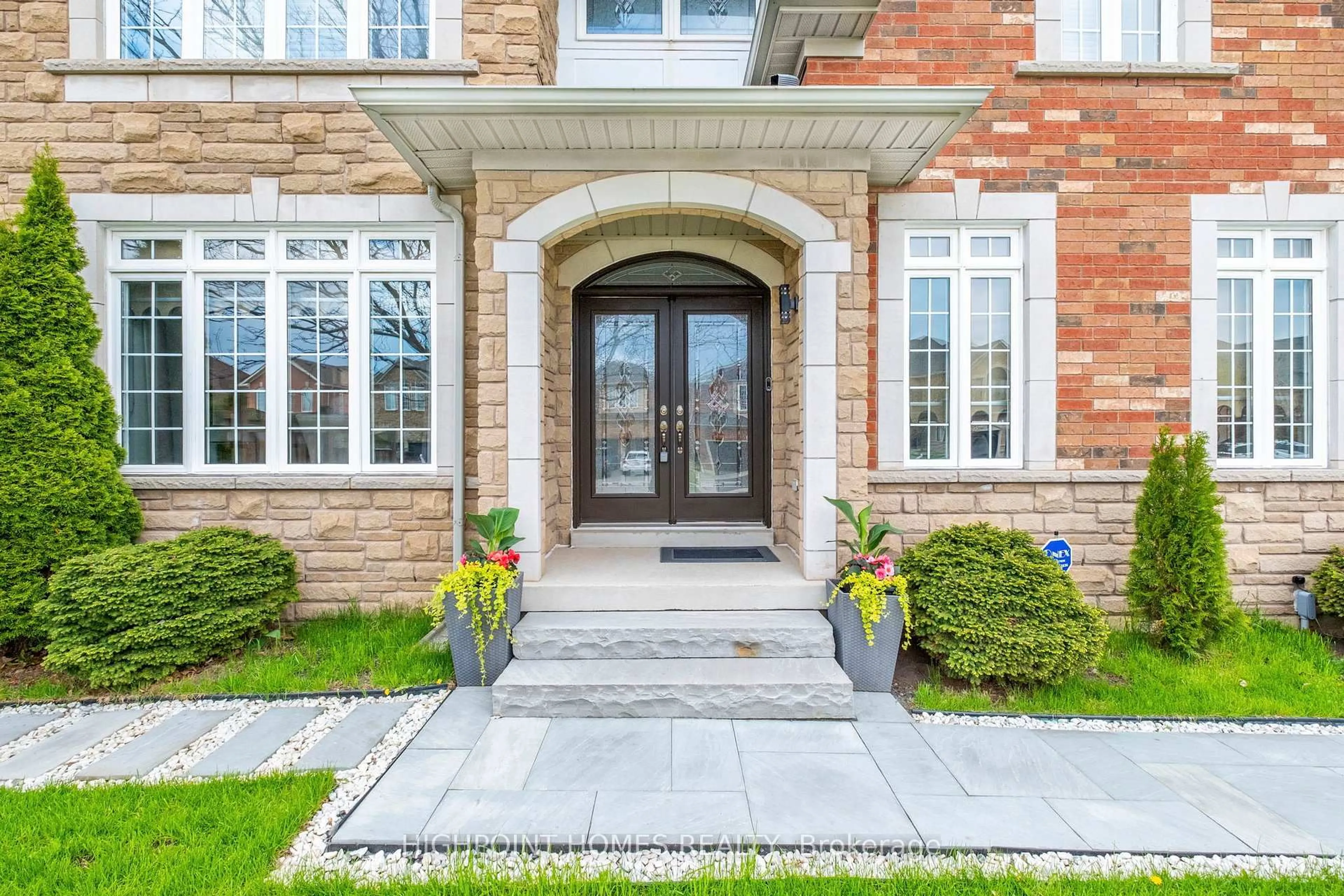 Home with brick exterior material, street for 2066 Willhaven Tr, Oakville Ontario L6M 5G3