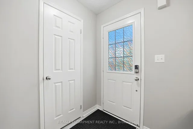 73 Ted Wray Circ, Toronto 3