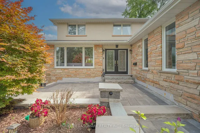 21 Bearwood Dr, Toronto 3