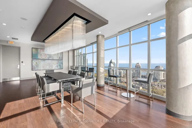 165 Legion Rd N #2128, Toronto 5