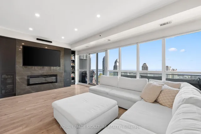 165 Legion Rd N #2128, Toronto 4